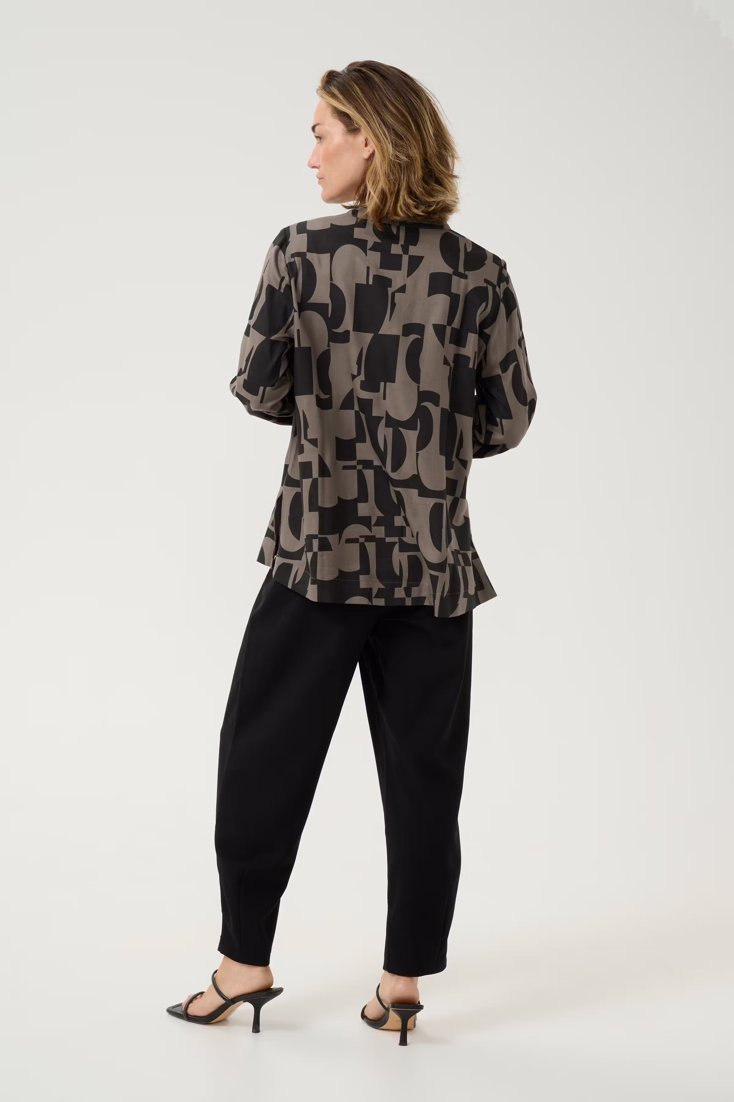 BPzia Bluse LOOKBOOK BACK 10590747-106735B