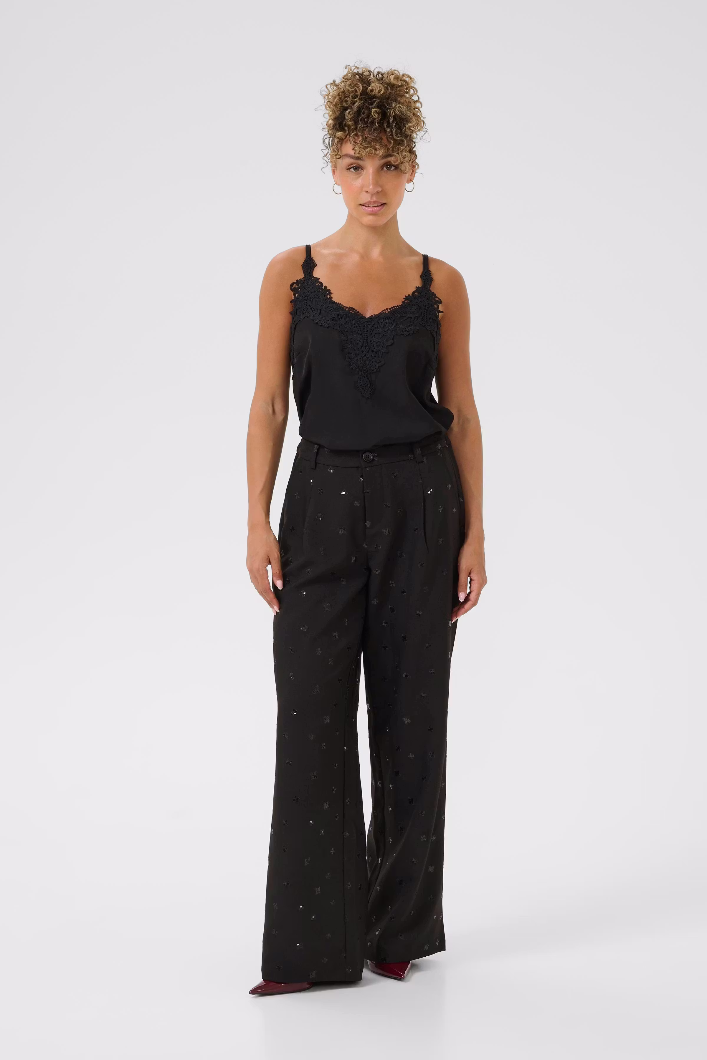 CRLona Trousers LOOKBOOK FRONT 10614373-100120