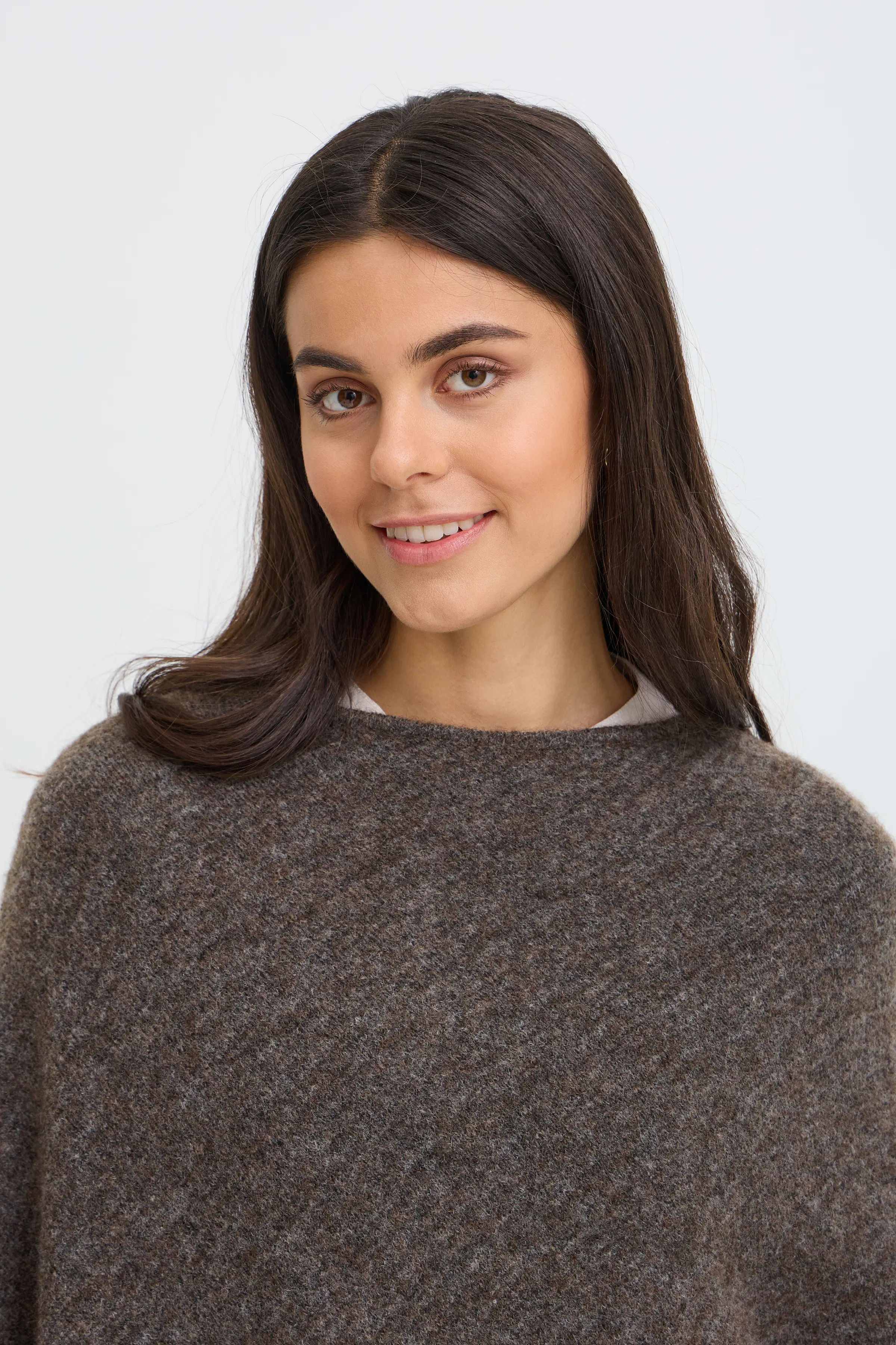 FRSANNY Poncho LOOKBOOK DETAIL 20615041-1909131