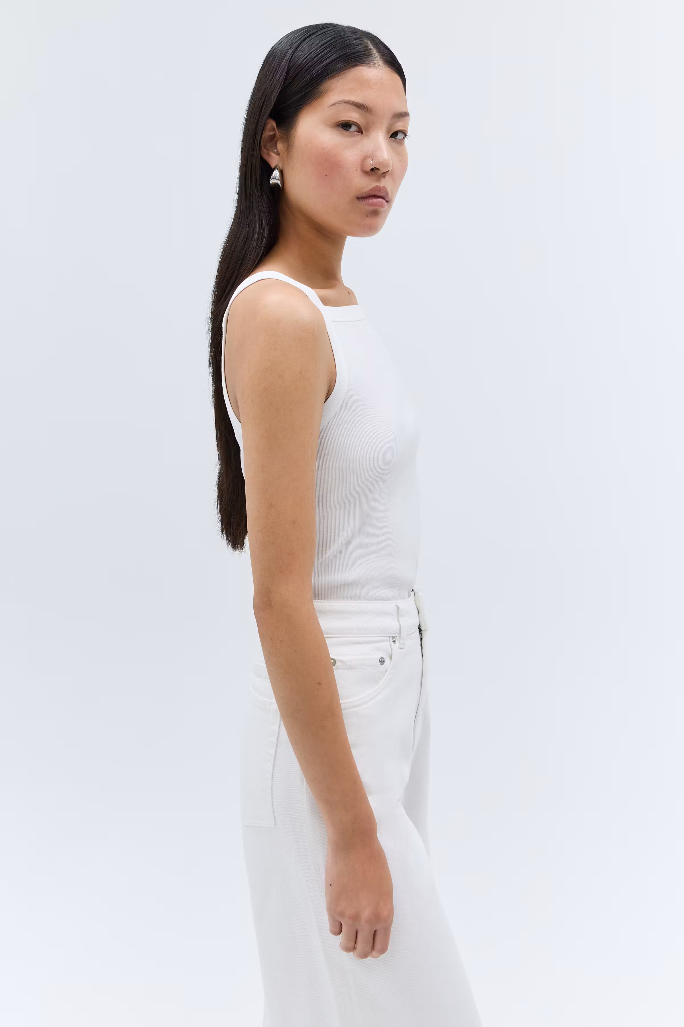 IOKLARA TOP LOOKBOOK FRONT 30600548-WH001