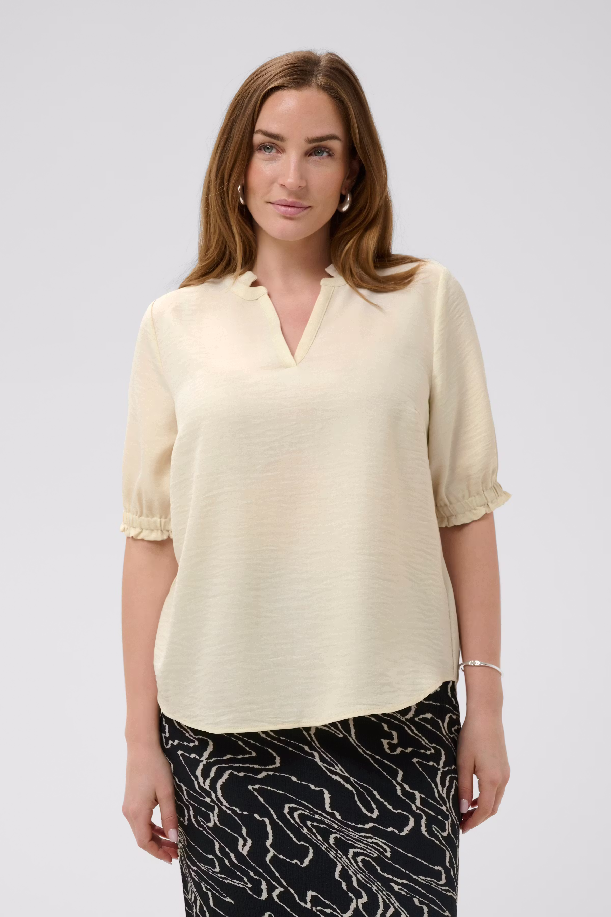 BPoda Blouse LOOKBOOK FRONT 40200027-1101051