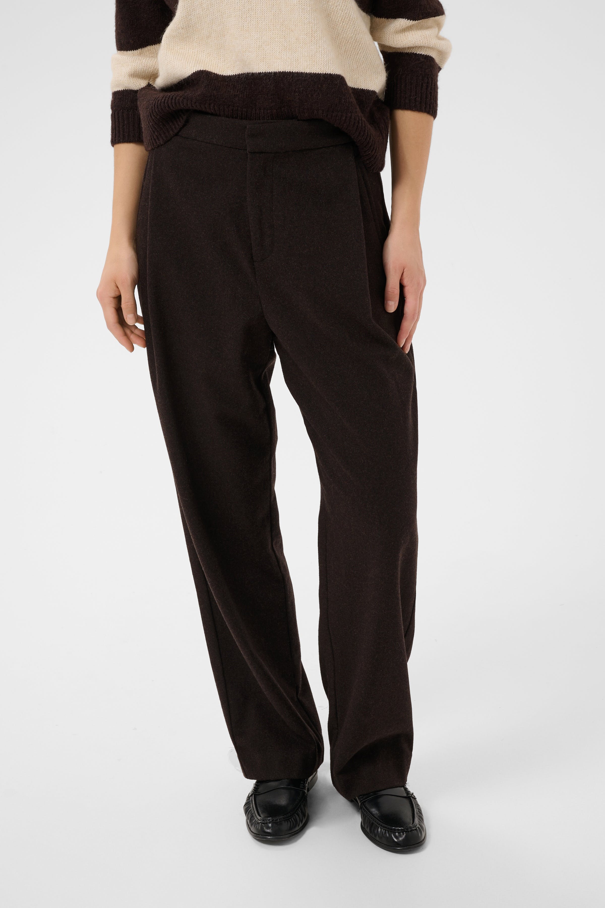 ColleenasPW Hose LOOKBOOK FRONT 30310850-1911061
