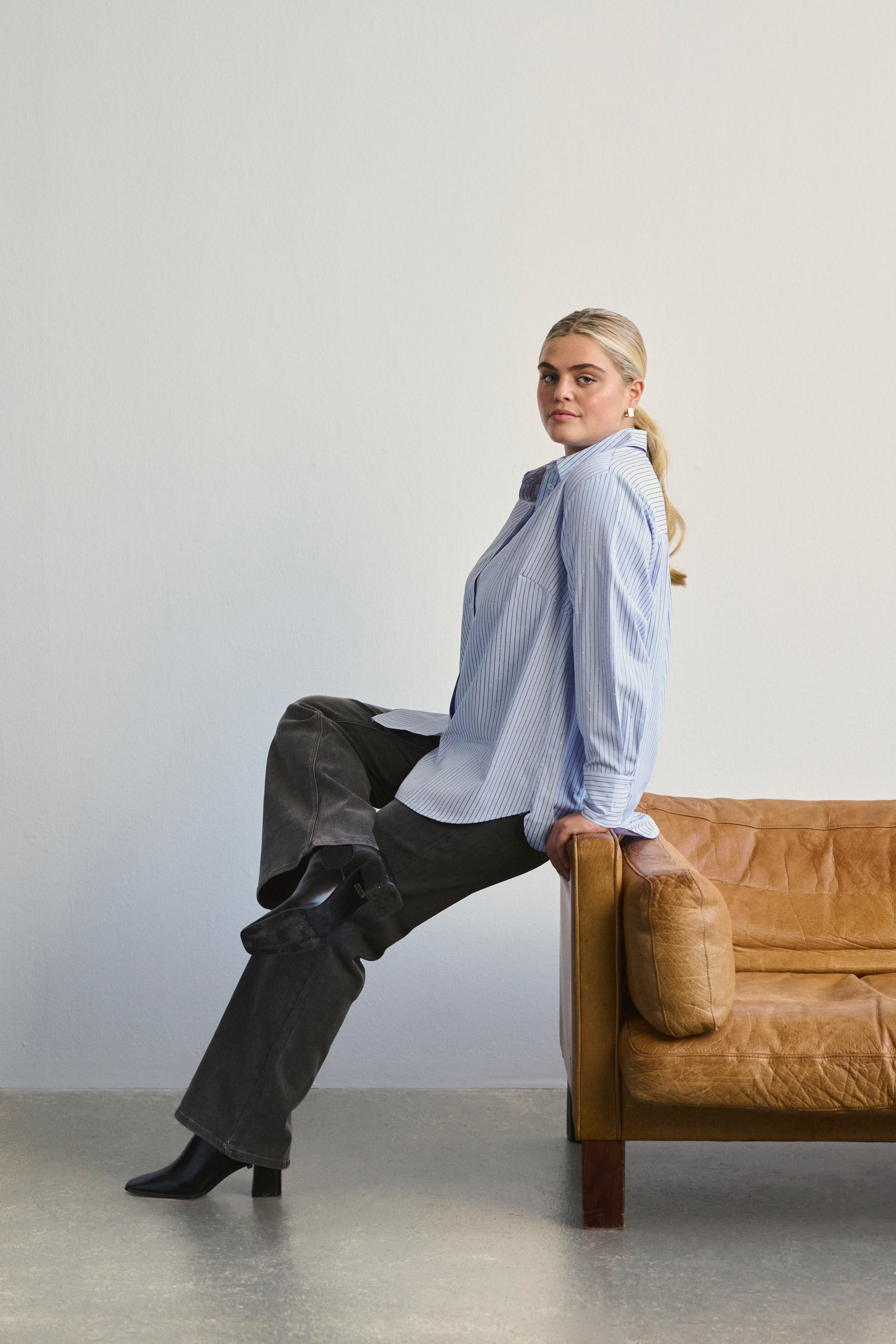 KCsina Jeans LOCATION NONE 10583446-103162