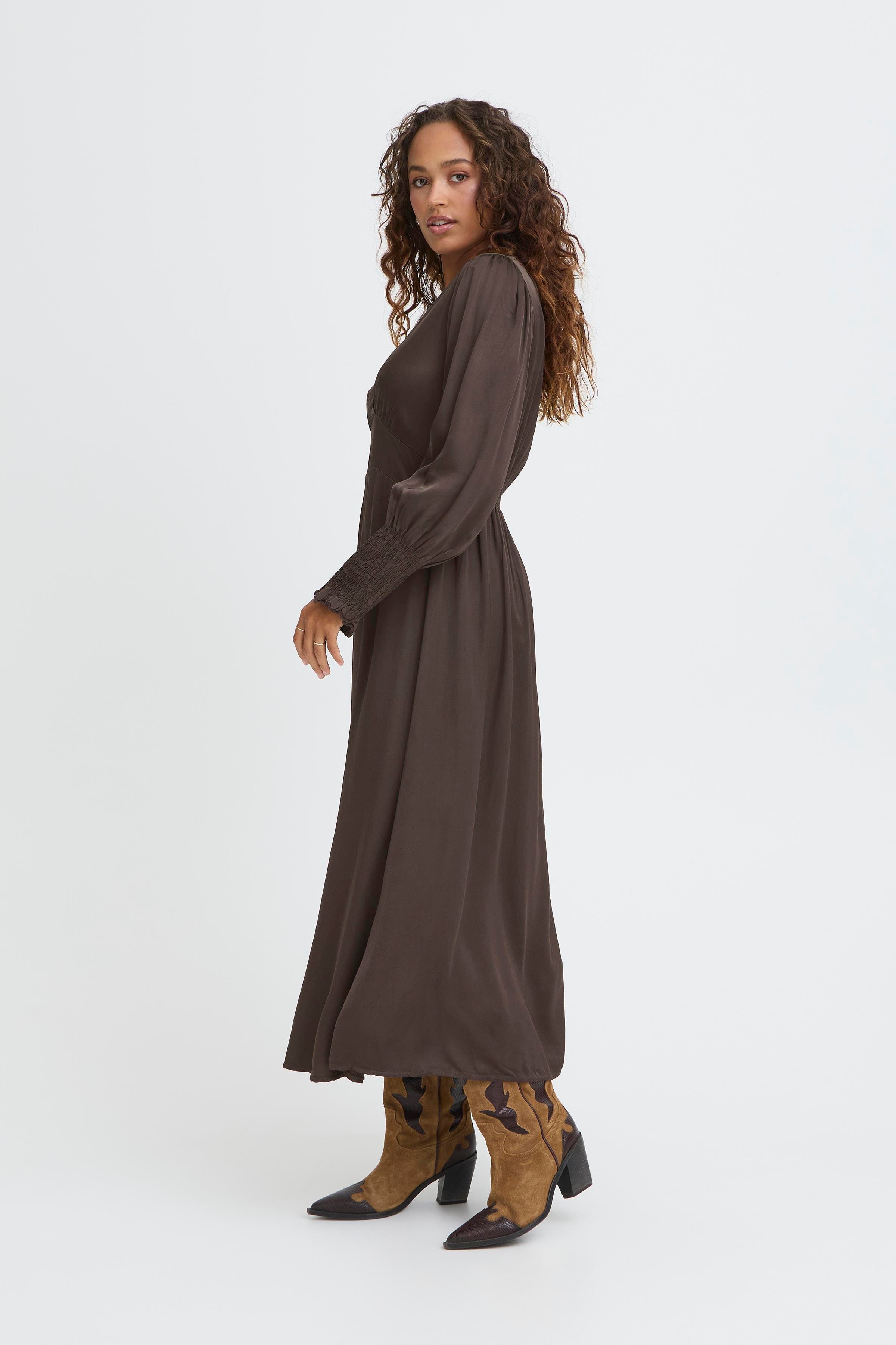 SBOLIVIA Kjole LOOKBOOK FRONT 22101104-191109