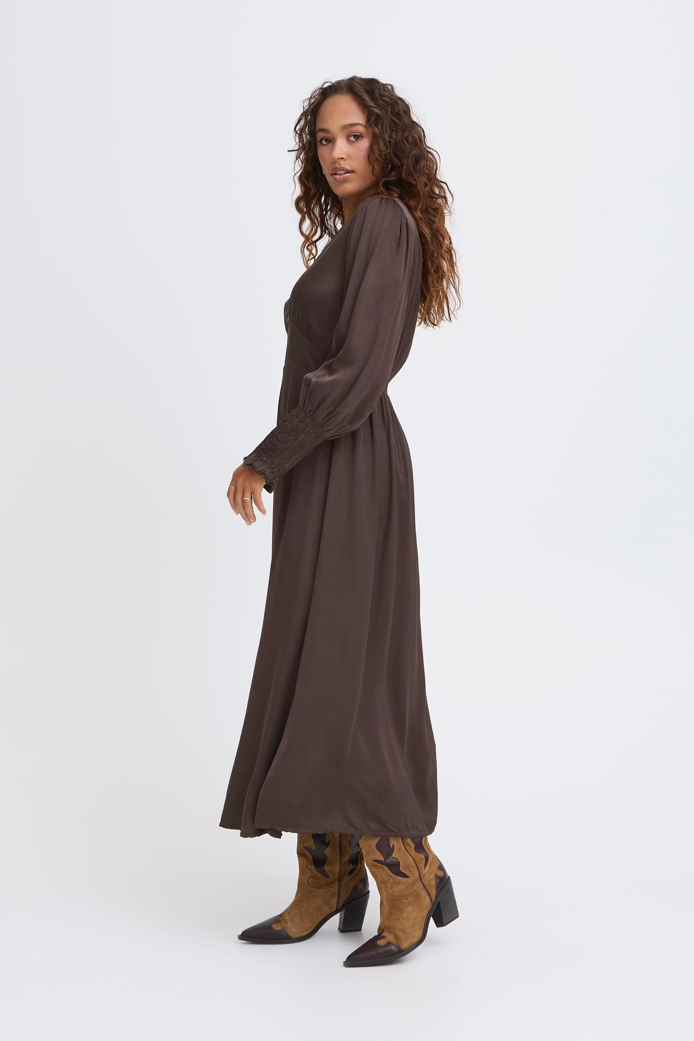 SBOLIVIA Kjole LOOKBOOK FRONT 22101104-191109