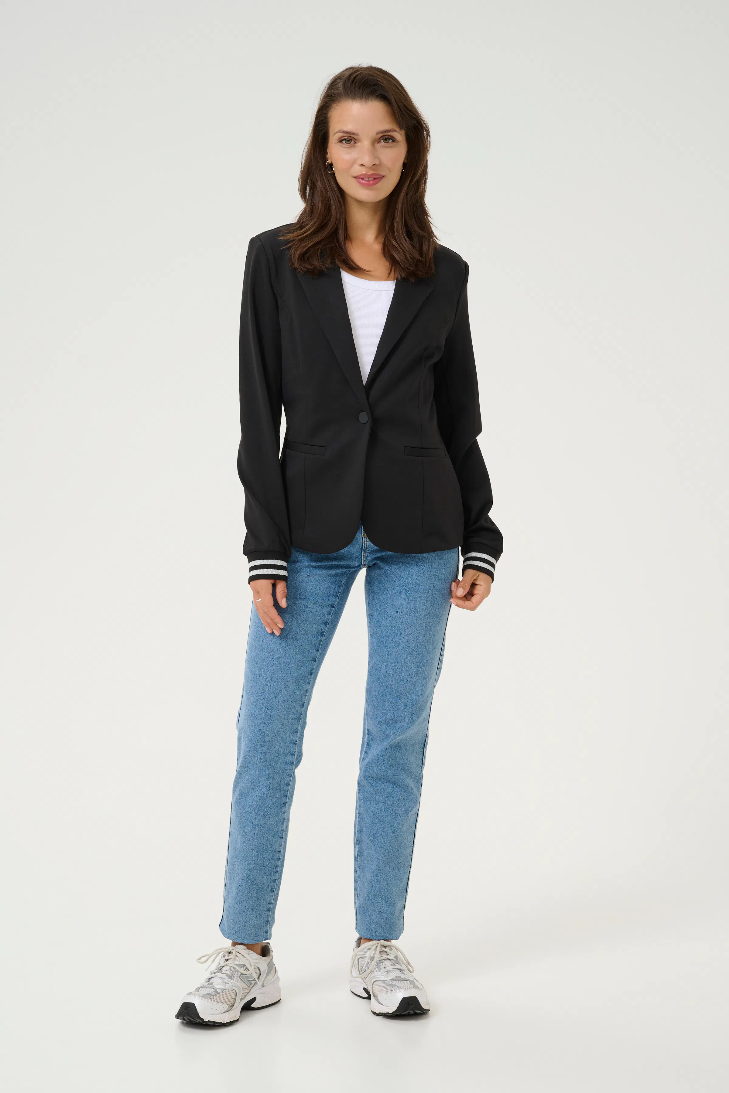 KAKinnie Blazer LOOKBOOK FRONT 10550800-107467