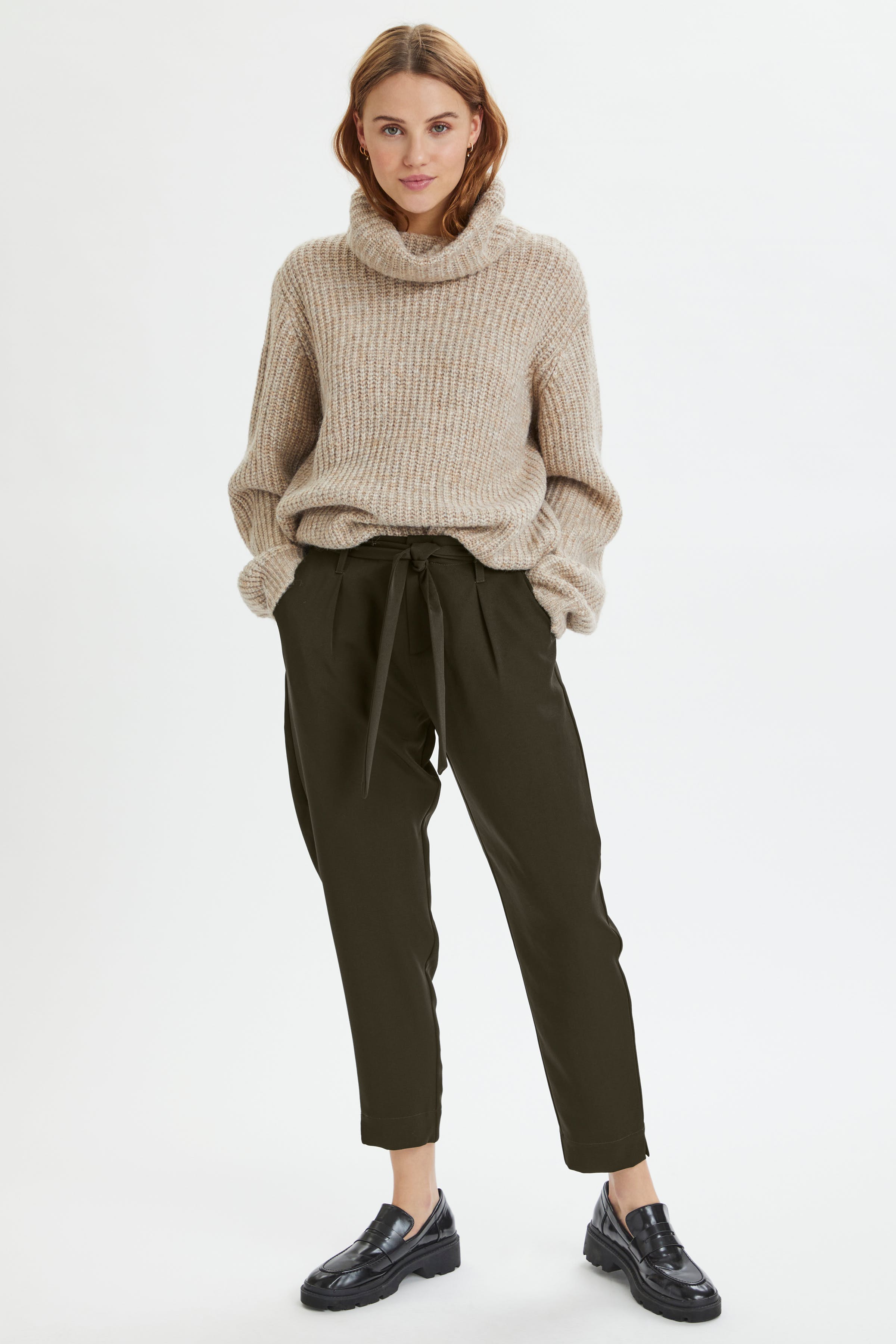 IzraSZ Byxor LOOKBOOK FRONT 30511424-190509