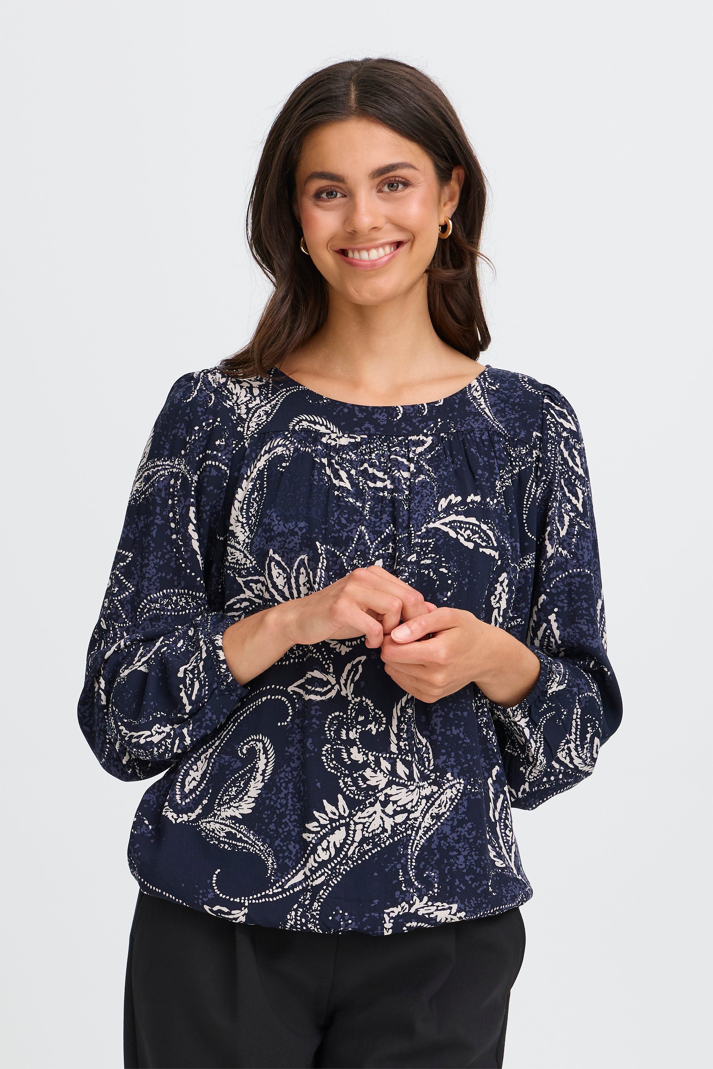 FRKIKI Bluse LOOKBOOK FRONT 20617101-900001535