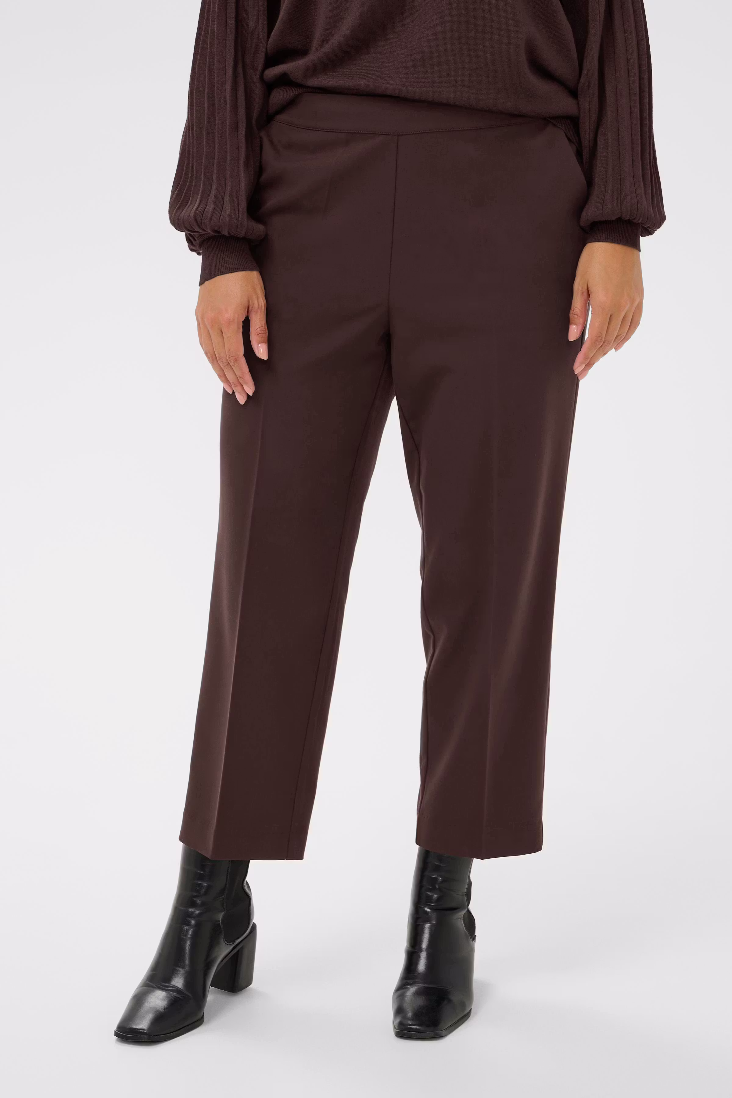 KCsakira Cropped Trousers LOOKBOOK FRONT 10580650-191111