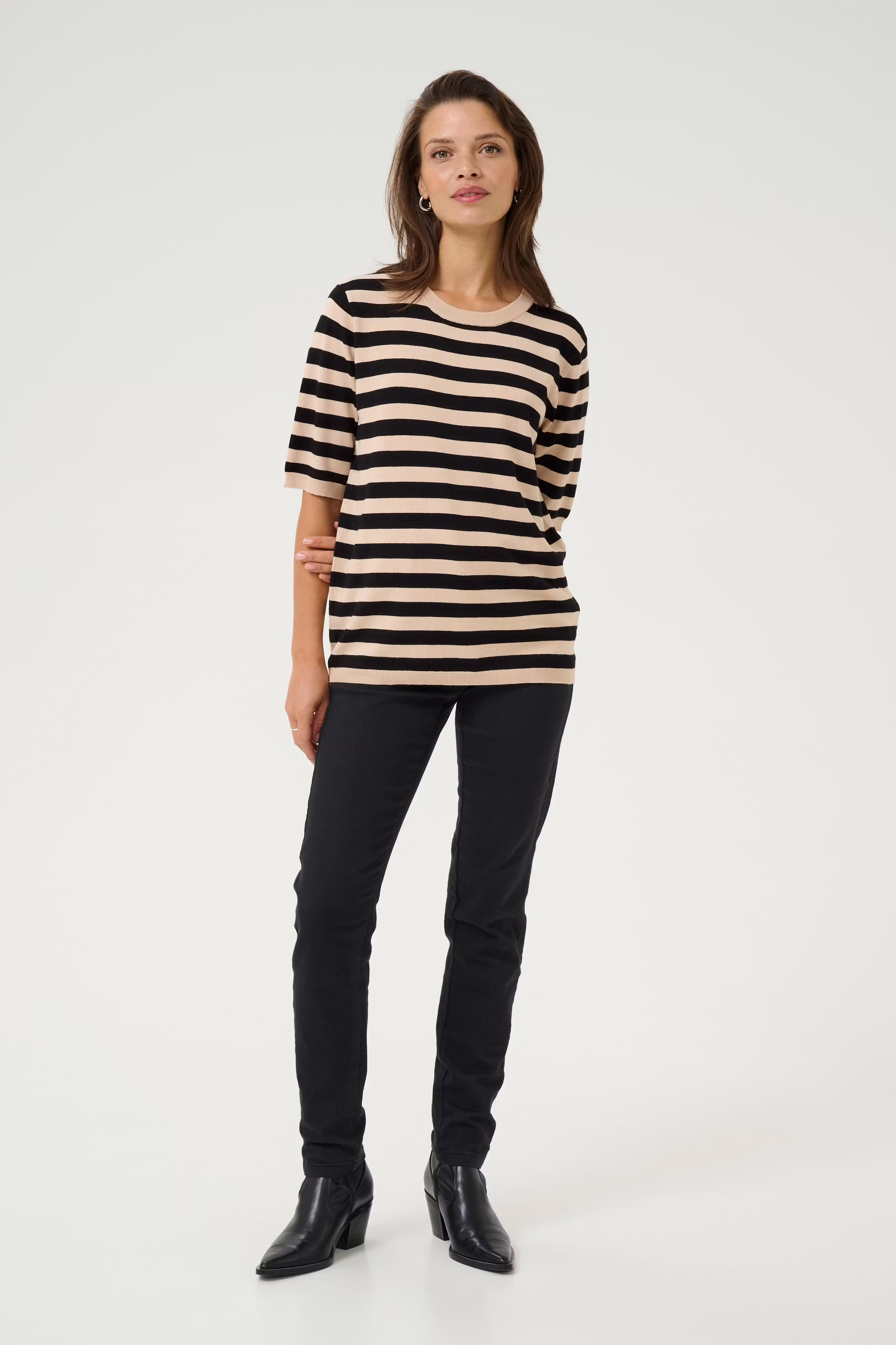 KAlizza Pullover LOOKBOOK FRONT 10508410-104677