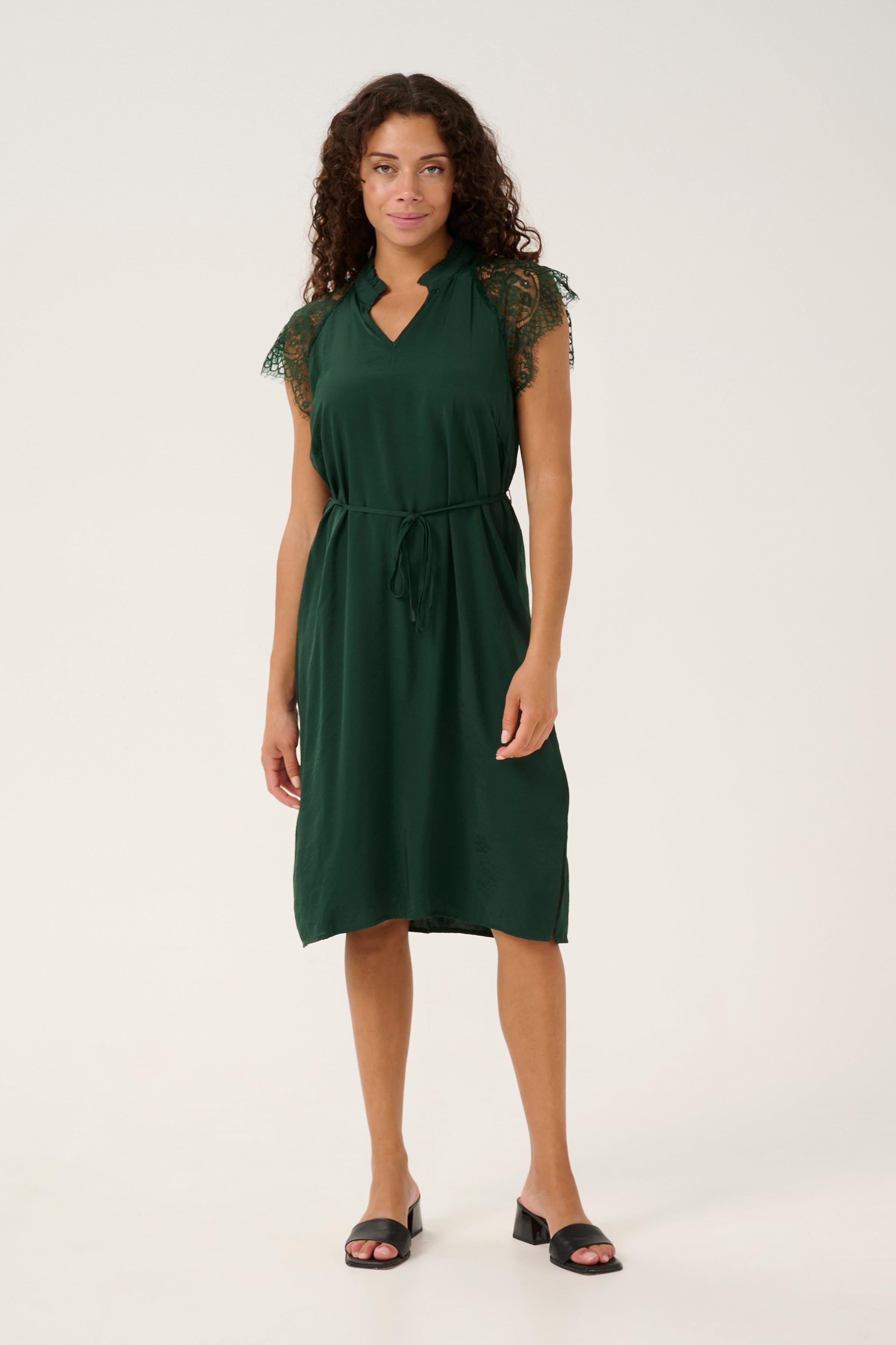 CRNola Kleid LOOKBOOK FRONT 10613028-195320