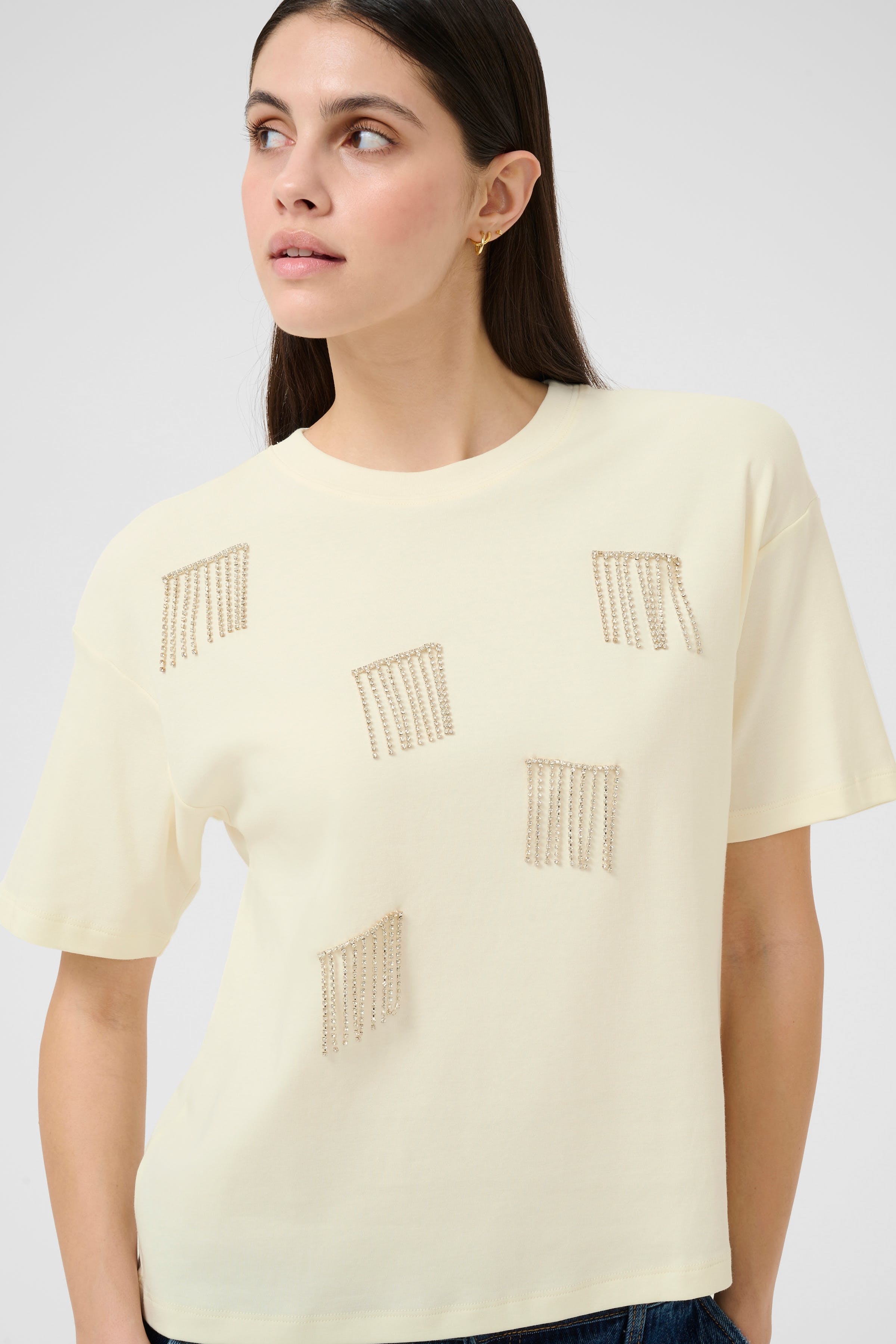 KBUlana T-shirt LOOKBOOK FRONT 10105461-110103