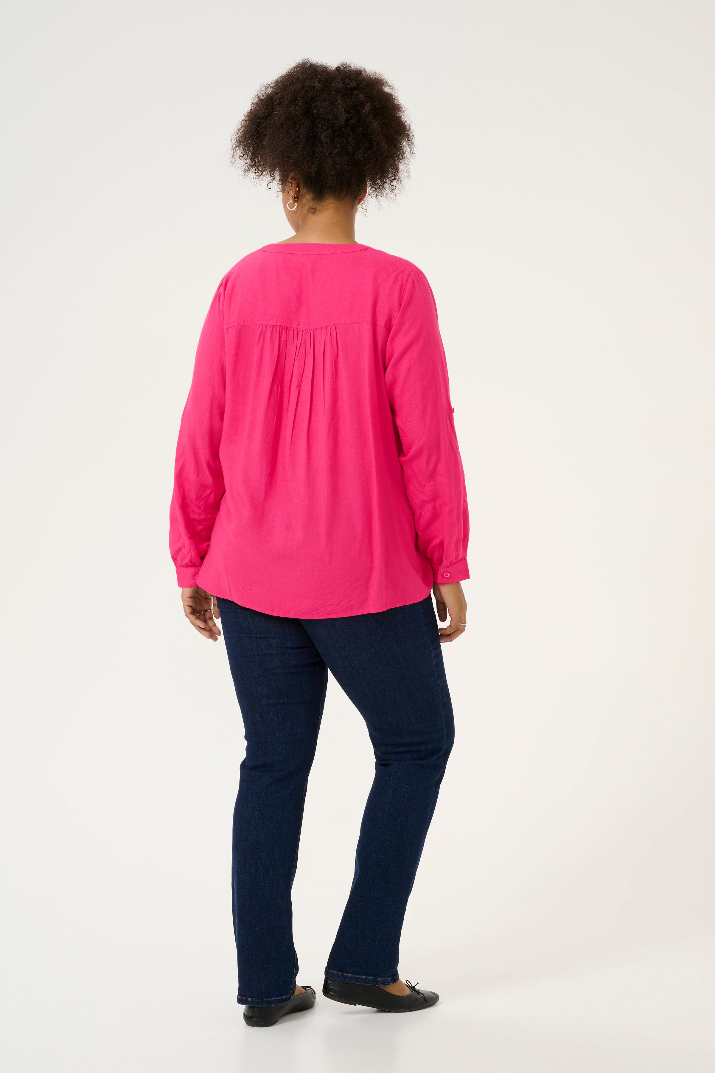 KCmille Linen Blouse LOOKBOOK BACK 10582215-181754