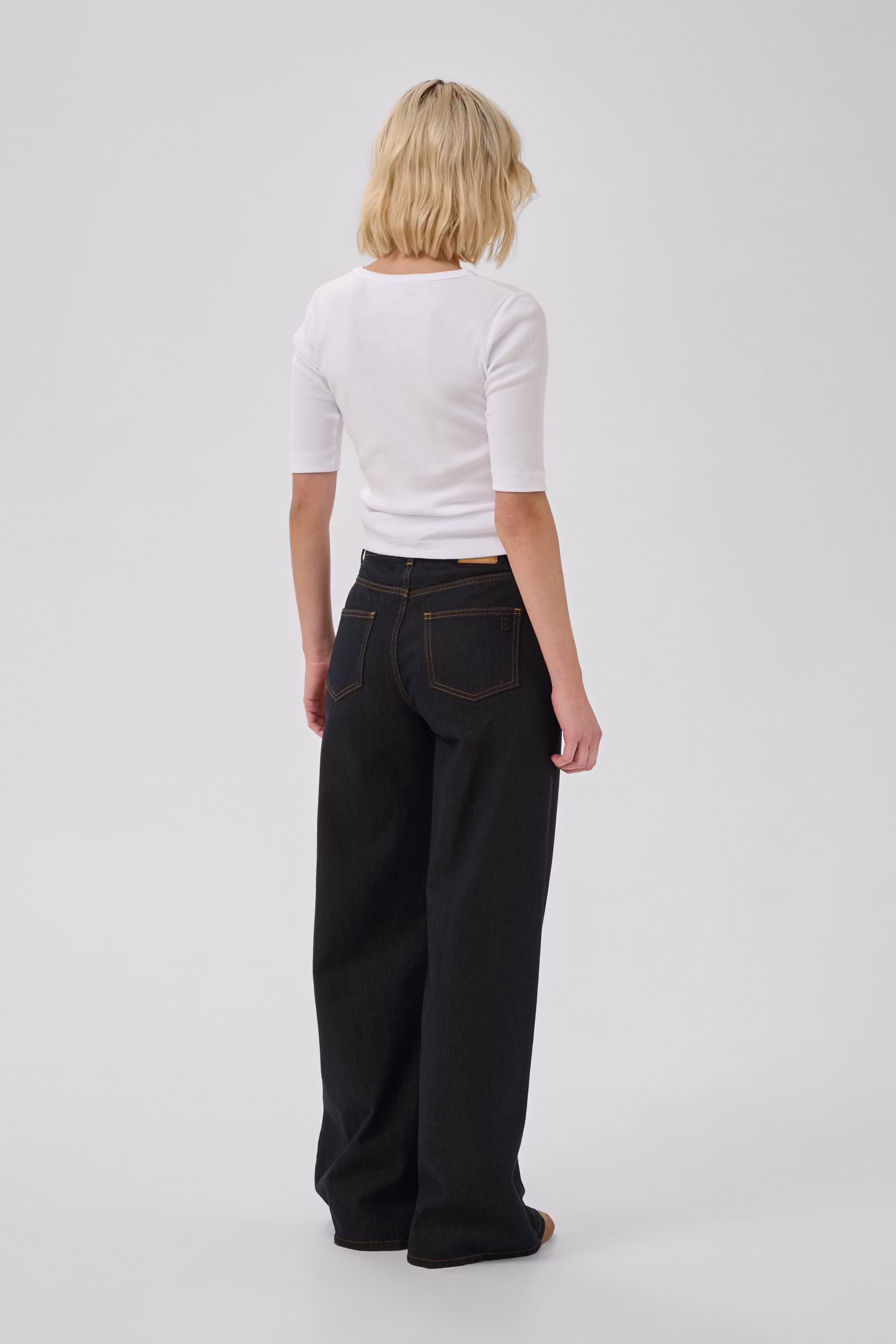 MWMandy T-shirt LOOKBOOK BACK 10705671-110601