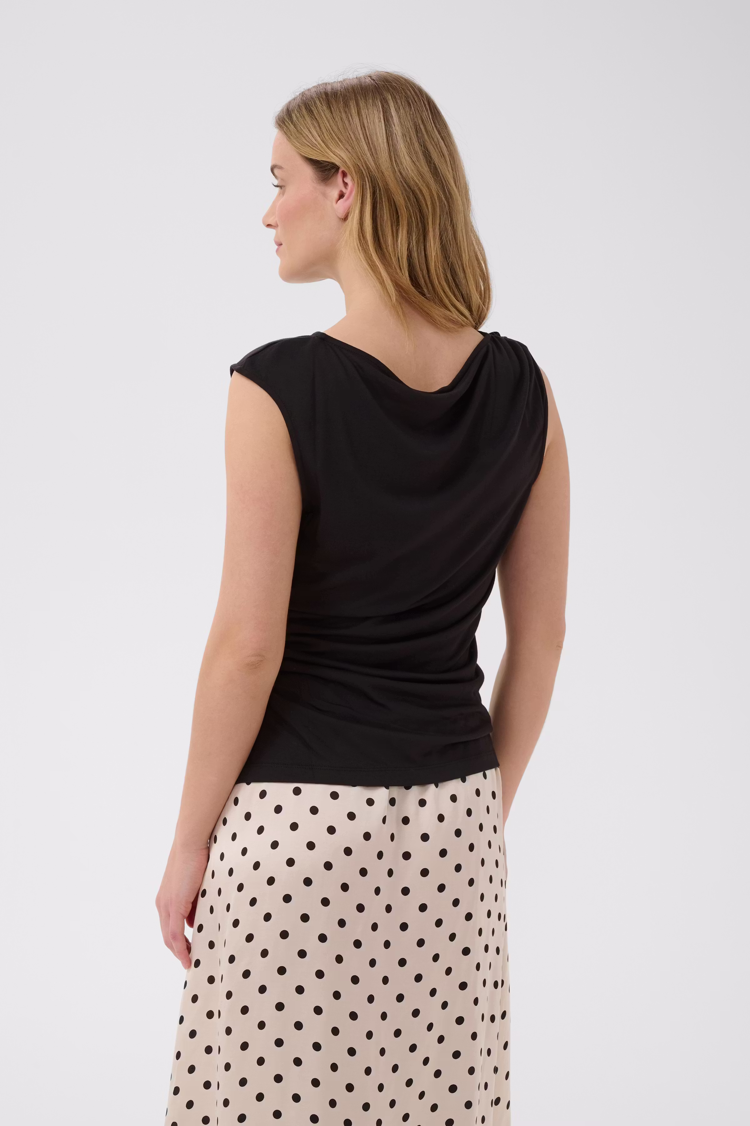 DalyaPW Top LOOKBOOK BACK 30310729-194008