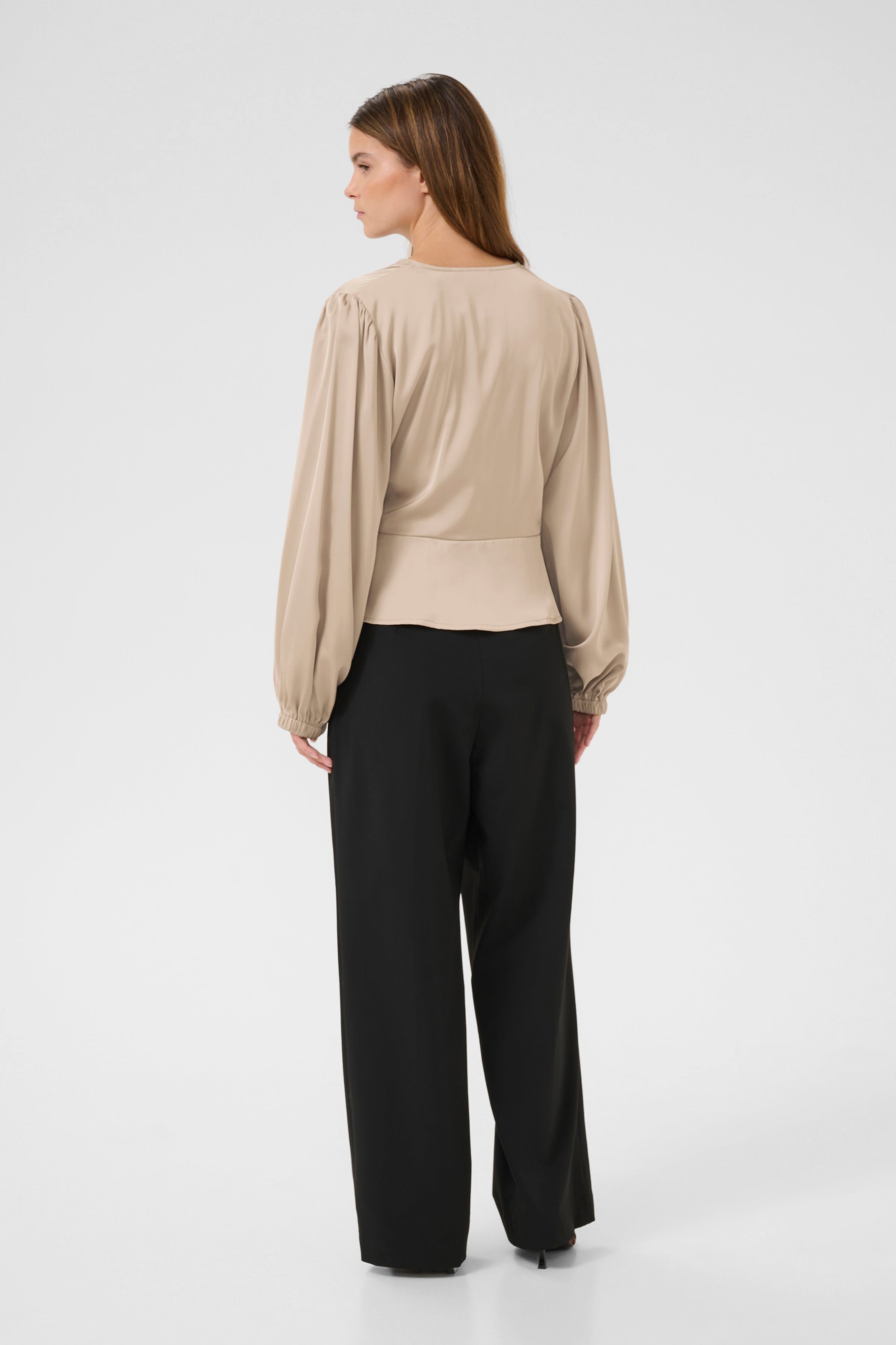 KBThorun Blouse LOOKBOOK BACK 10105418-160906