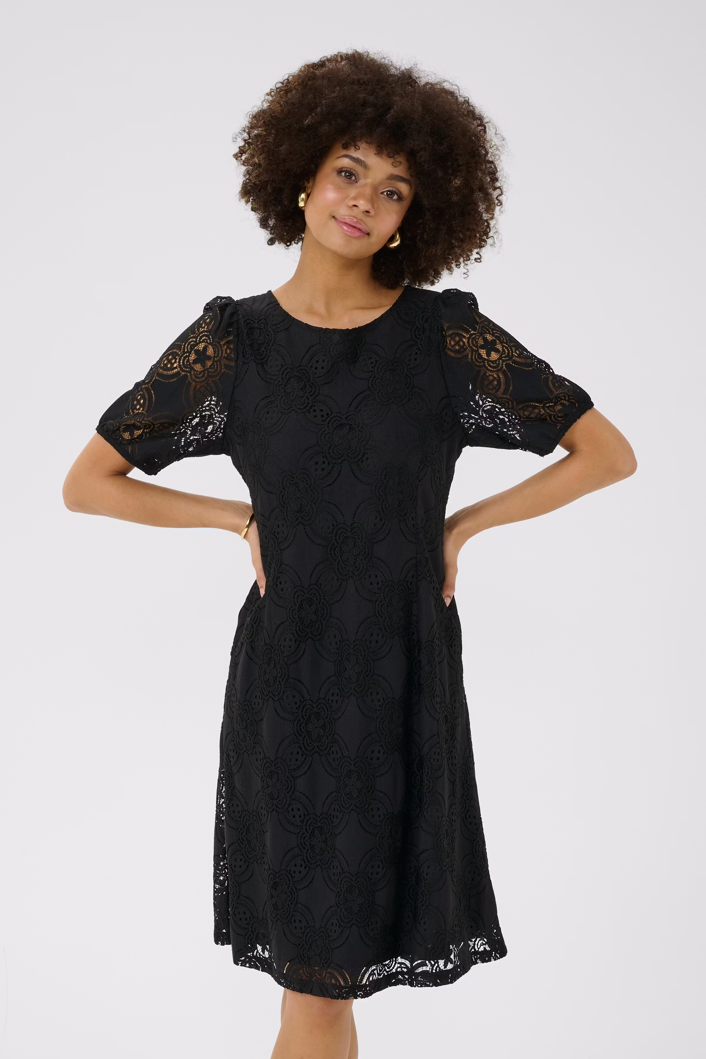 CUsigla Blondekjole LOOKBOOK FRONT 50112215-500012