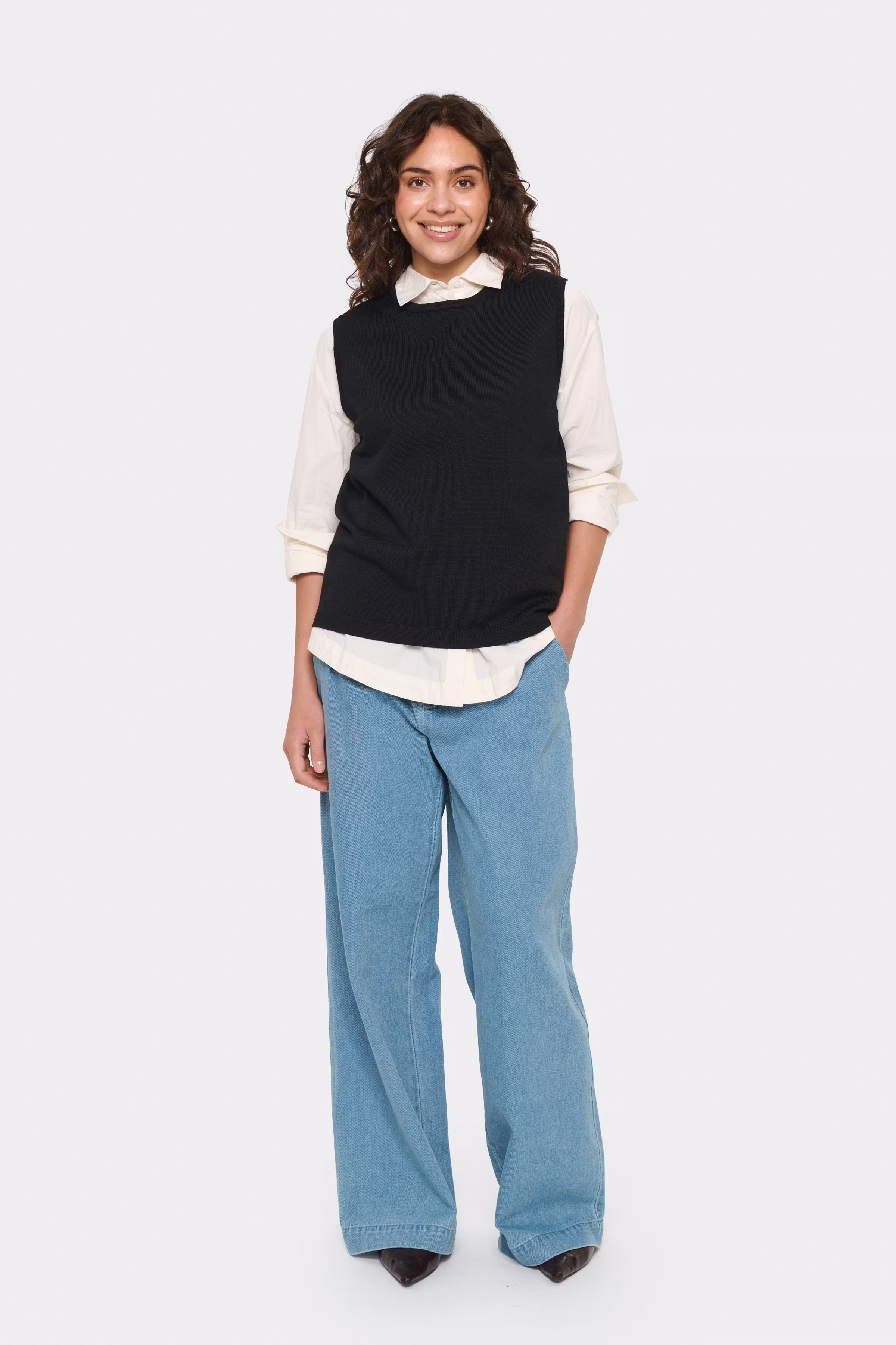 MilaSZ Vest LOOKBOOK FRONT 30511506-193911