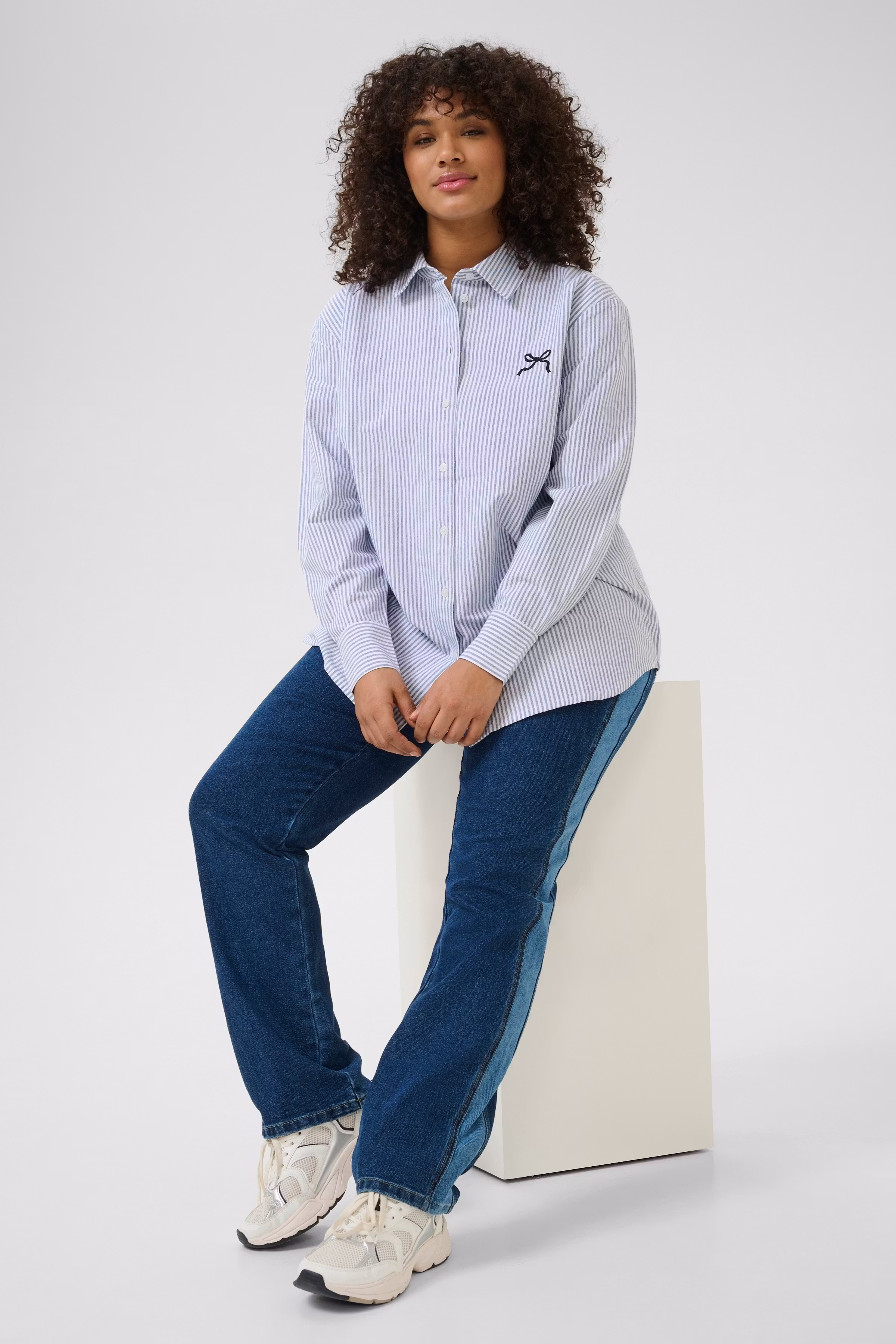 KCsandria Straight Jeans LOCATION NONE 10583532-102272