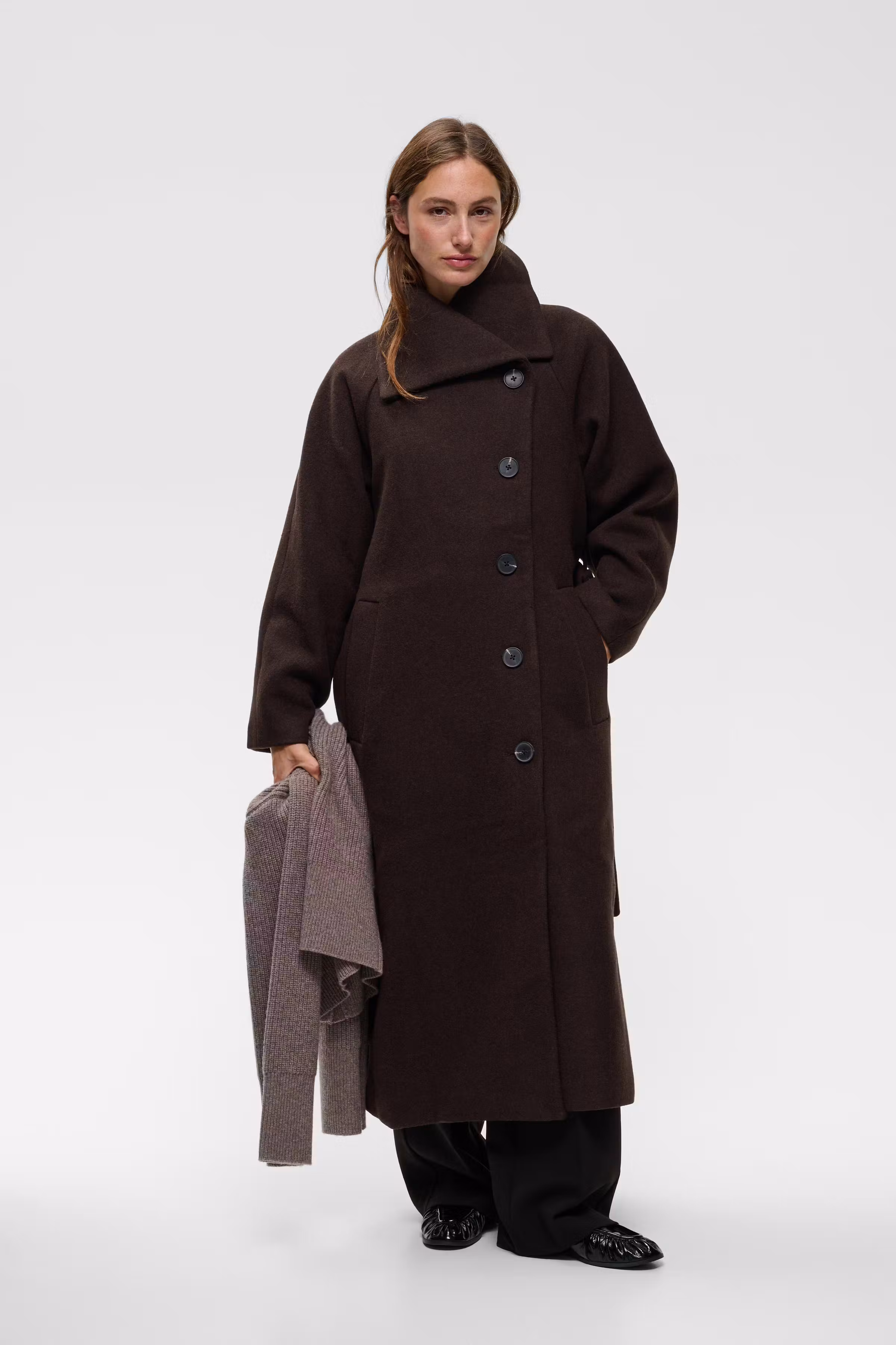 ZORAHIW Collar Mantel LOOKBOOK FRONT 30112646-191109