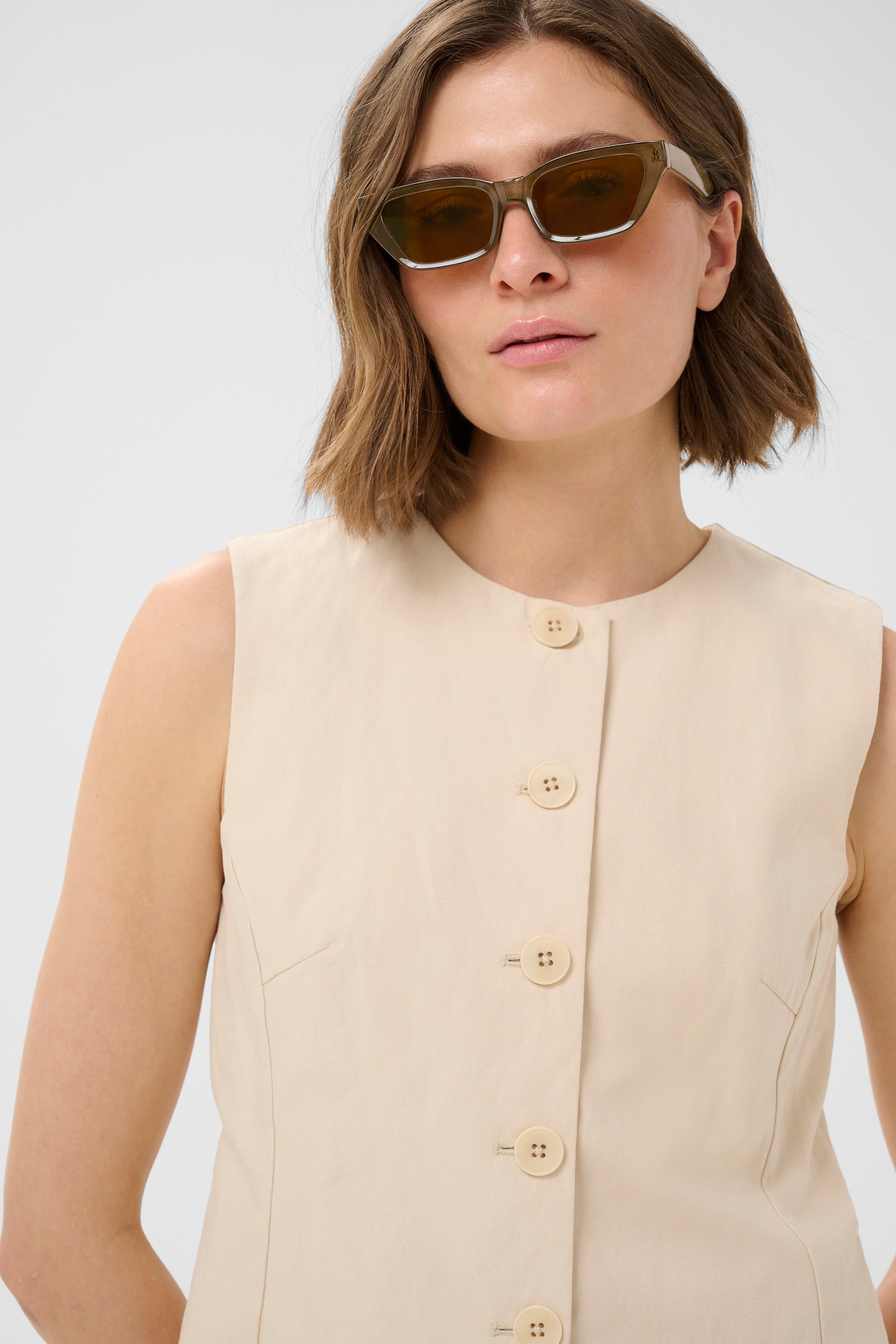 RebbiePW Sunglasses LOOKBOOK DETAIL 30309693-190820