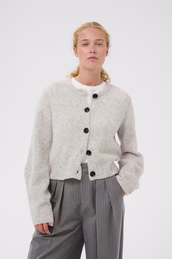 NIASIW Cardigan LOOKBOOK FRONT 30112297-300285