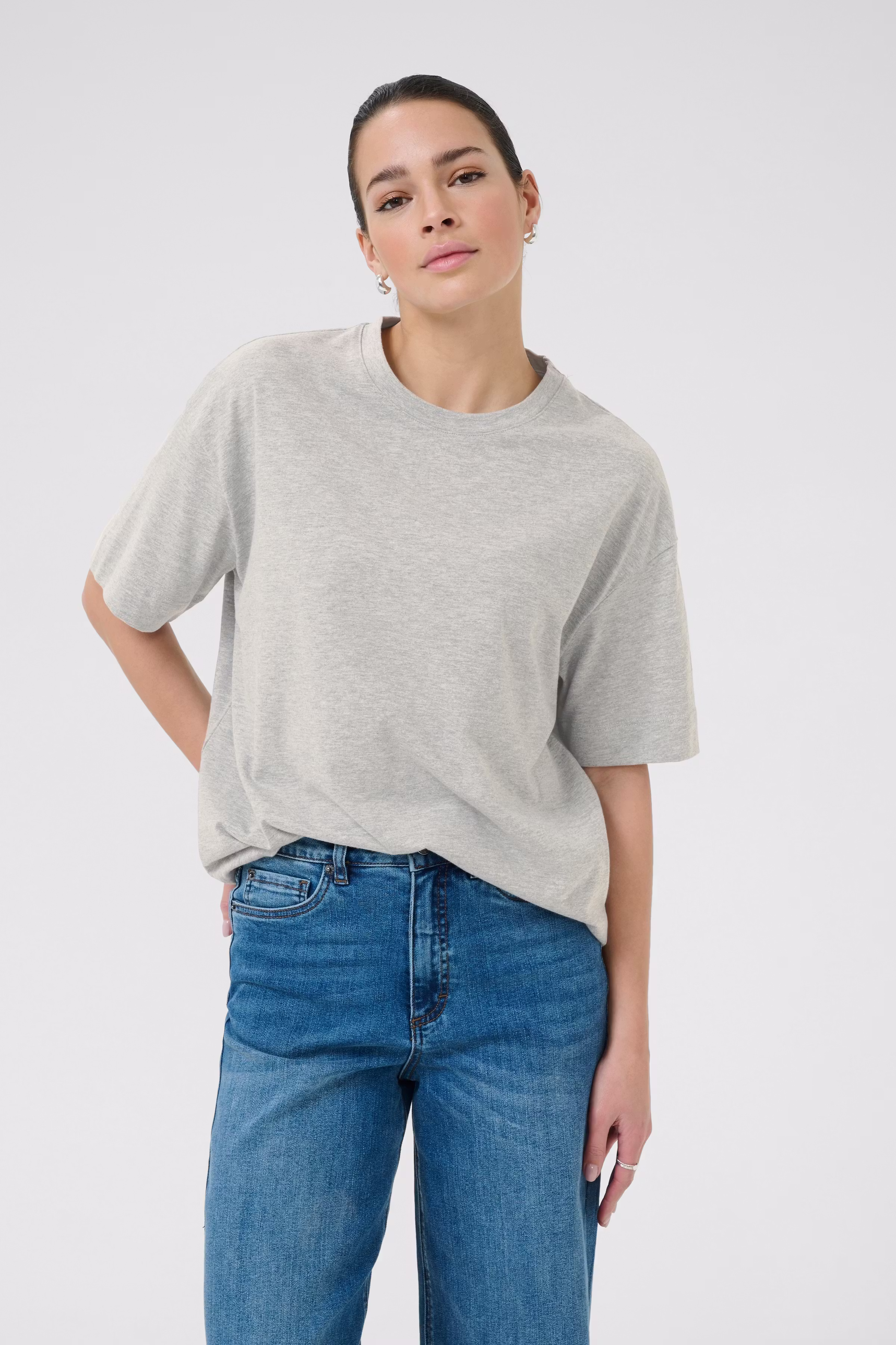 KAtomina T-shirt LOOKBOOK FRONT 10509743-100123