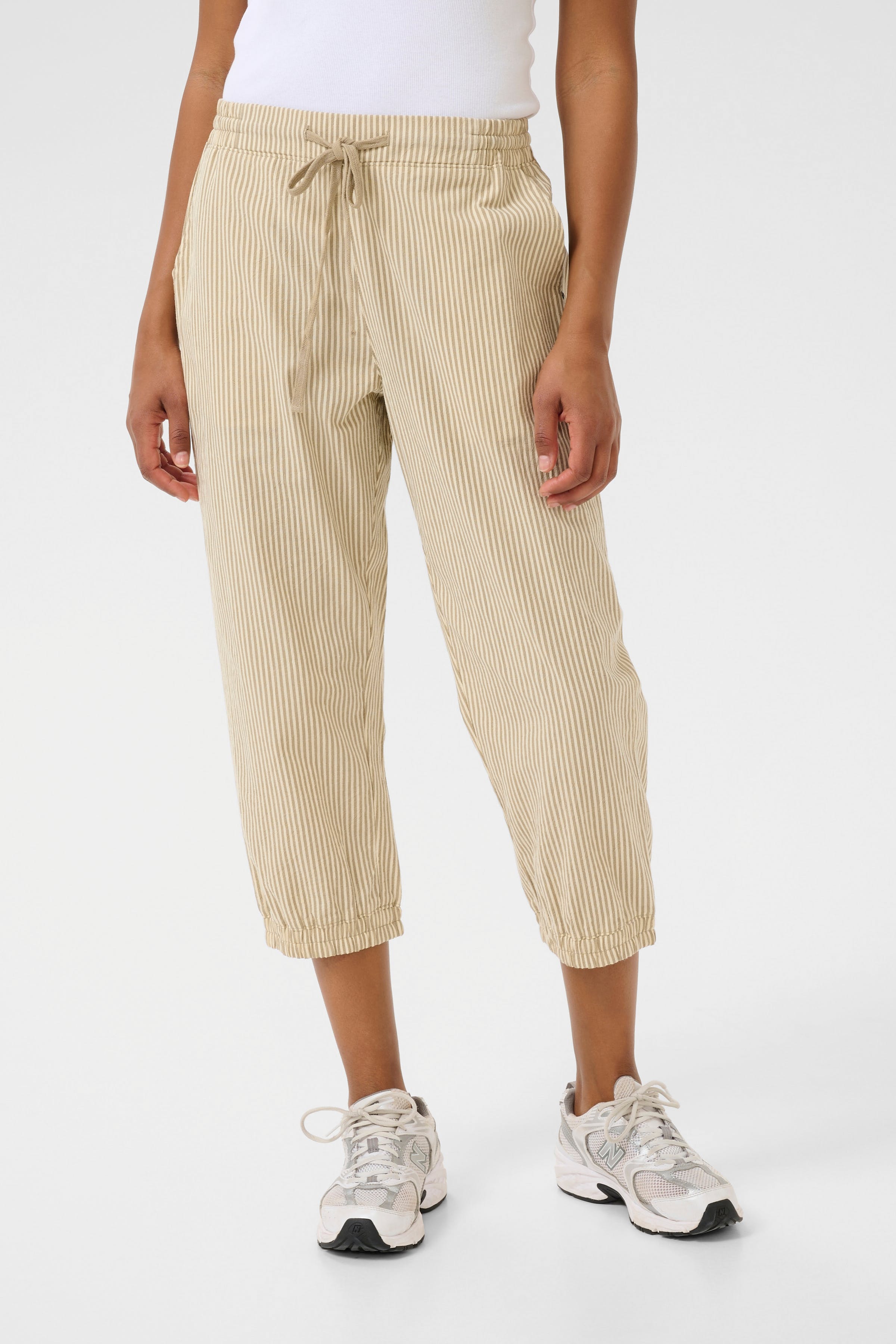 KAnaya Trousers LOOKBOOK FRONT 10509010-107706