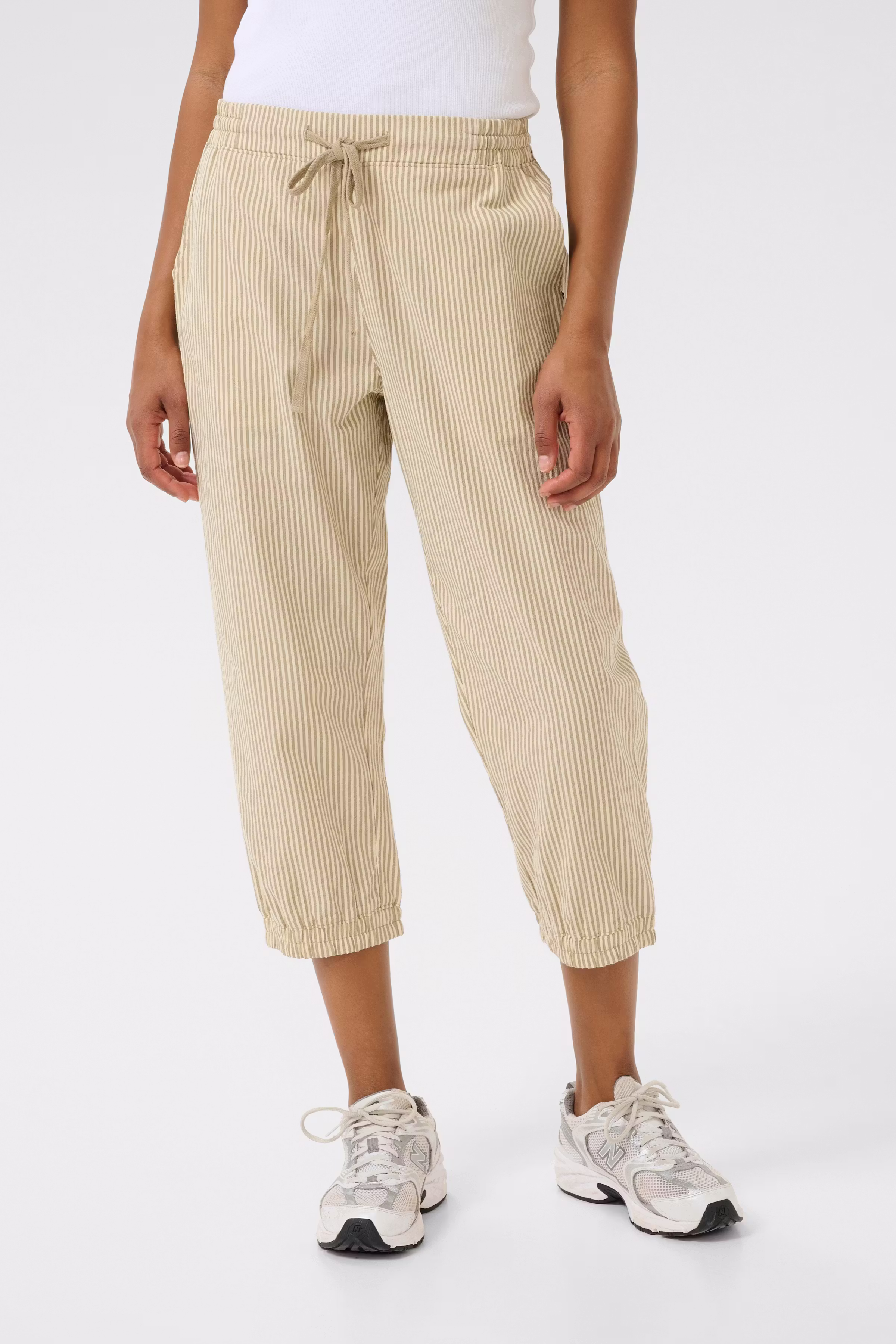 KAnaya Trousers LOOKBOOK FRONT 10509010-107706