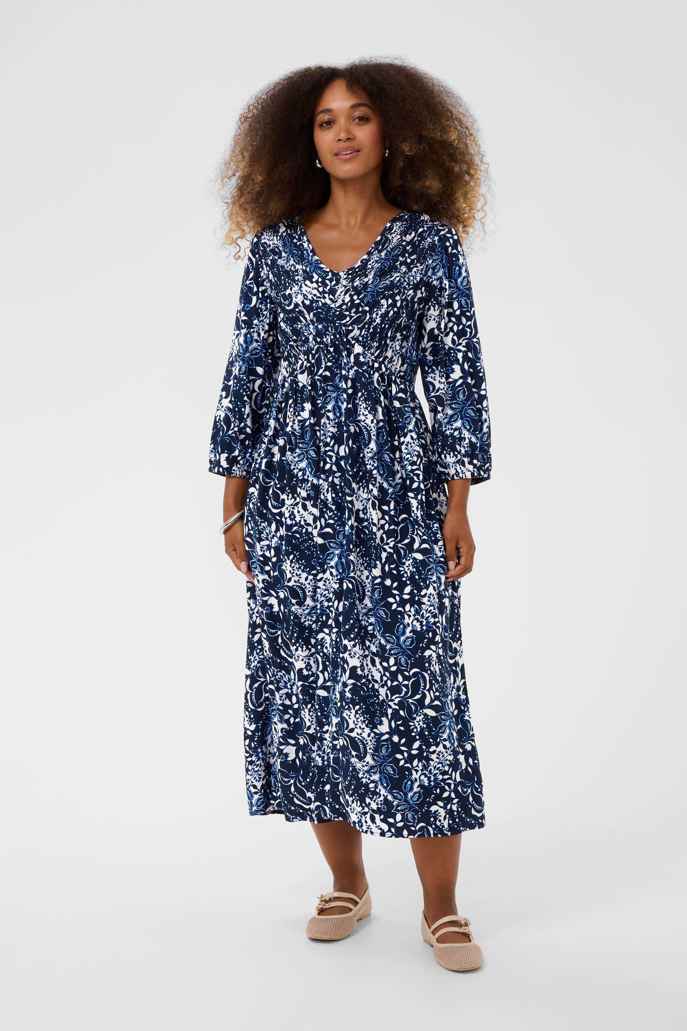 CRTiah Dress LOOKBOOK FRONT 10613476-109492