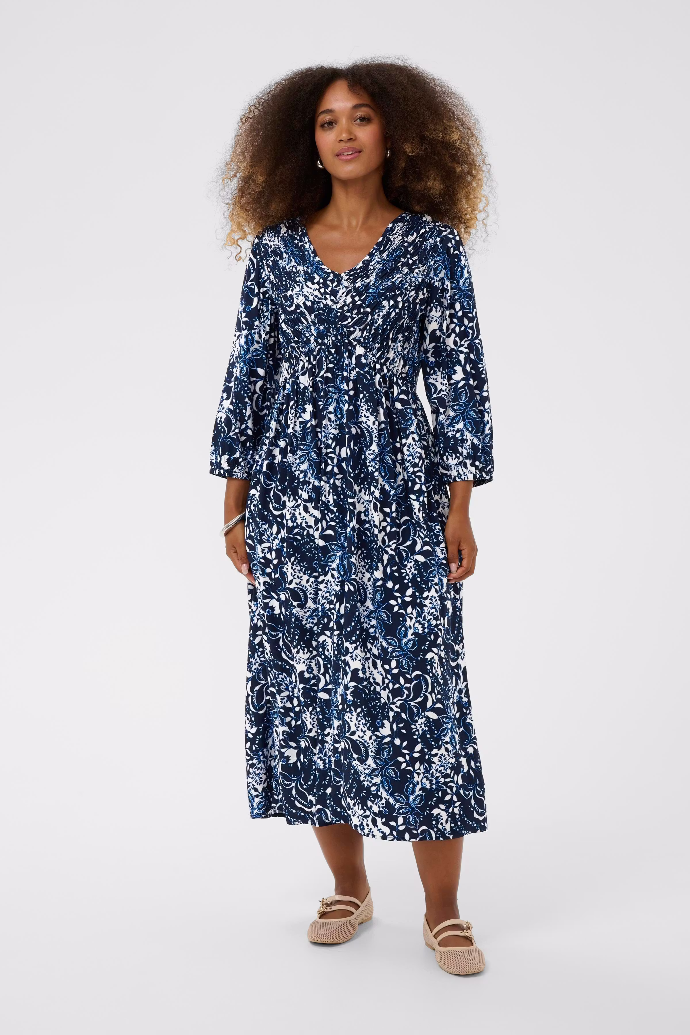 CRTiah Dress LOOKBOOK FRONT 10613476-109492