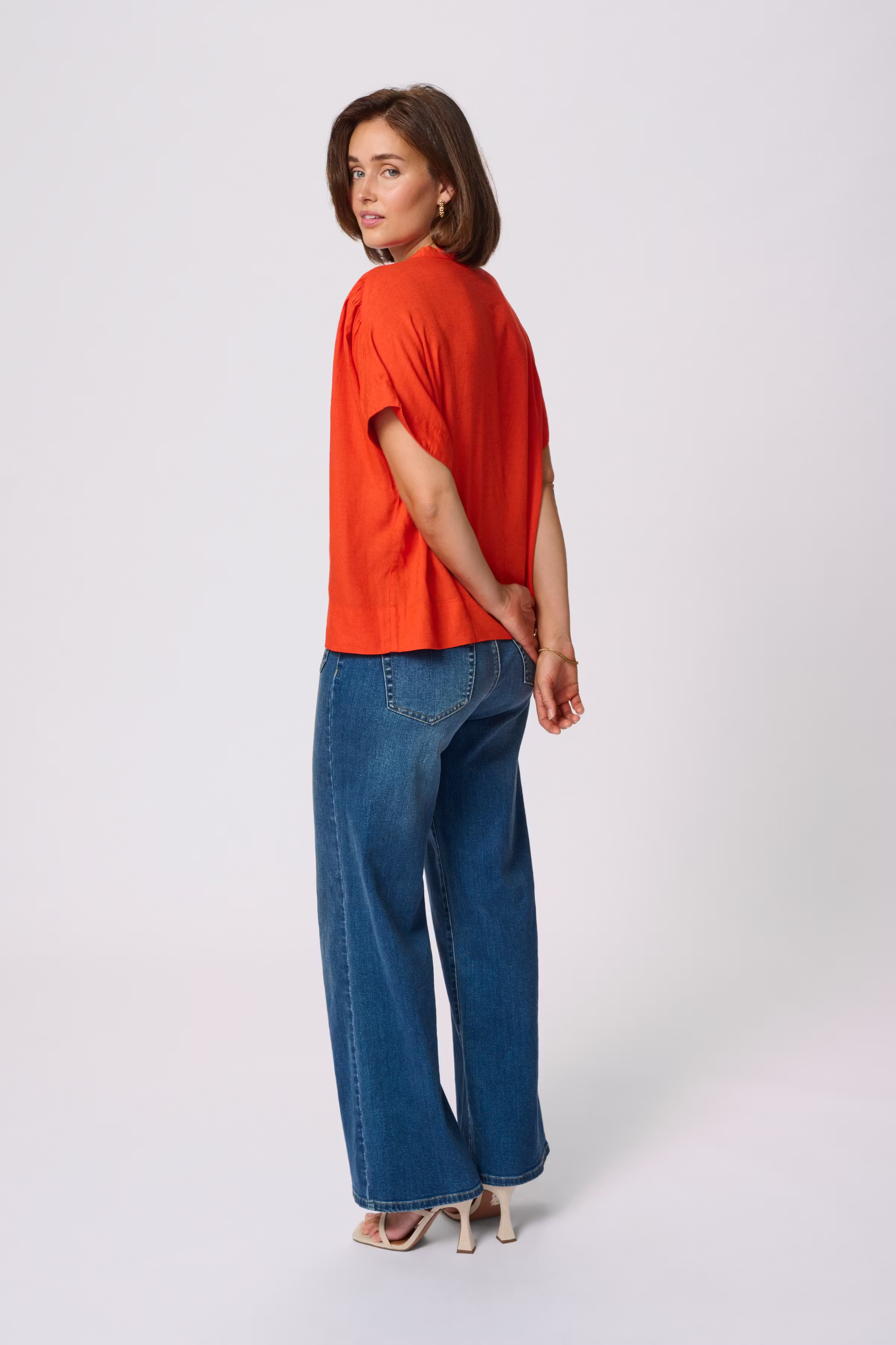 KAmilia Linen Top LOOKBOOK BACK 10509670-171558