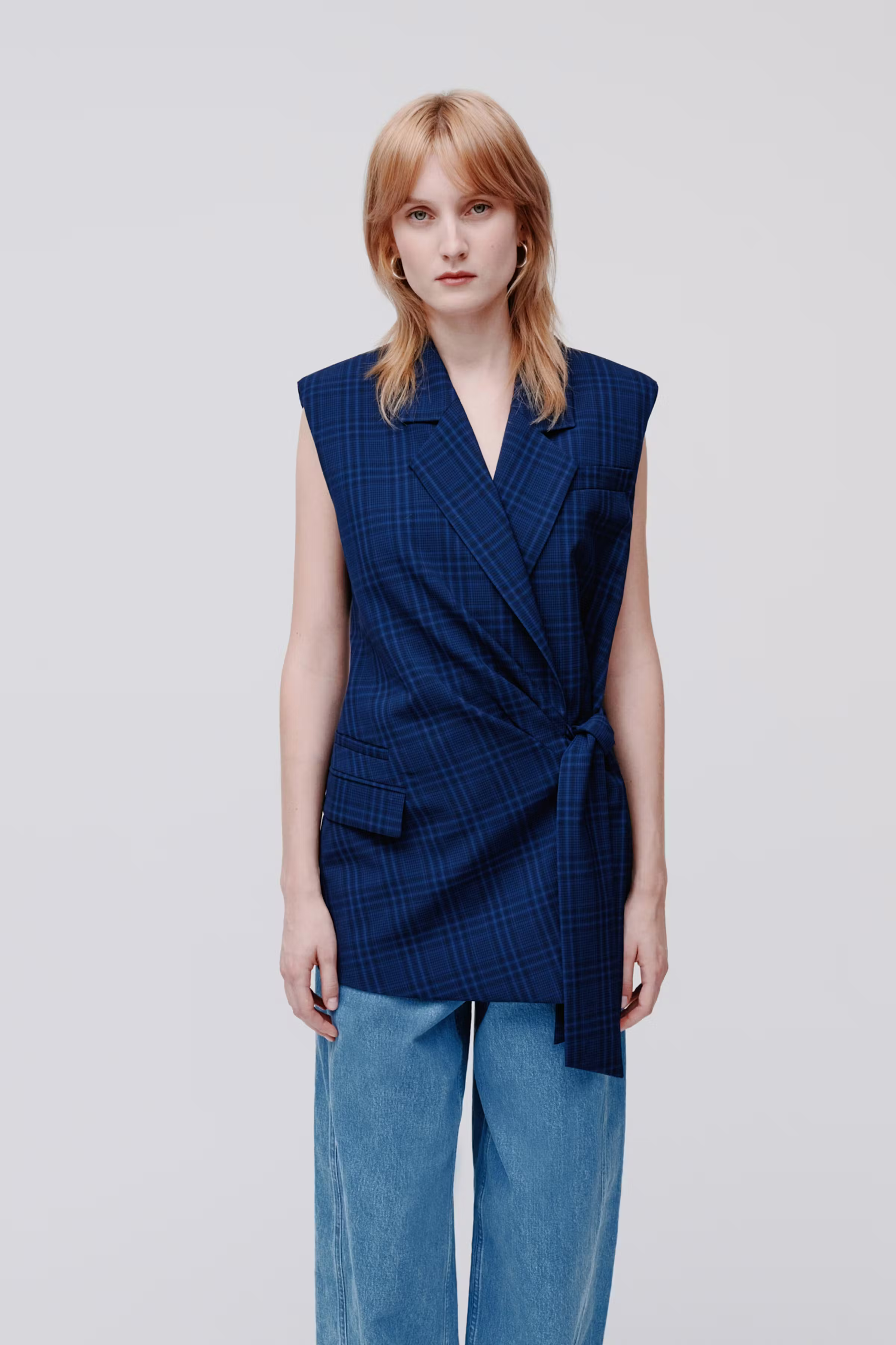 JOELLE Vest LOOKBOOK FRONT 30600726-MC2157