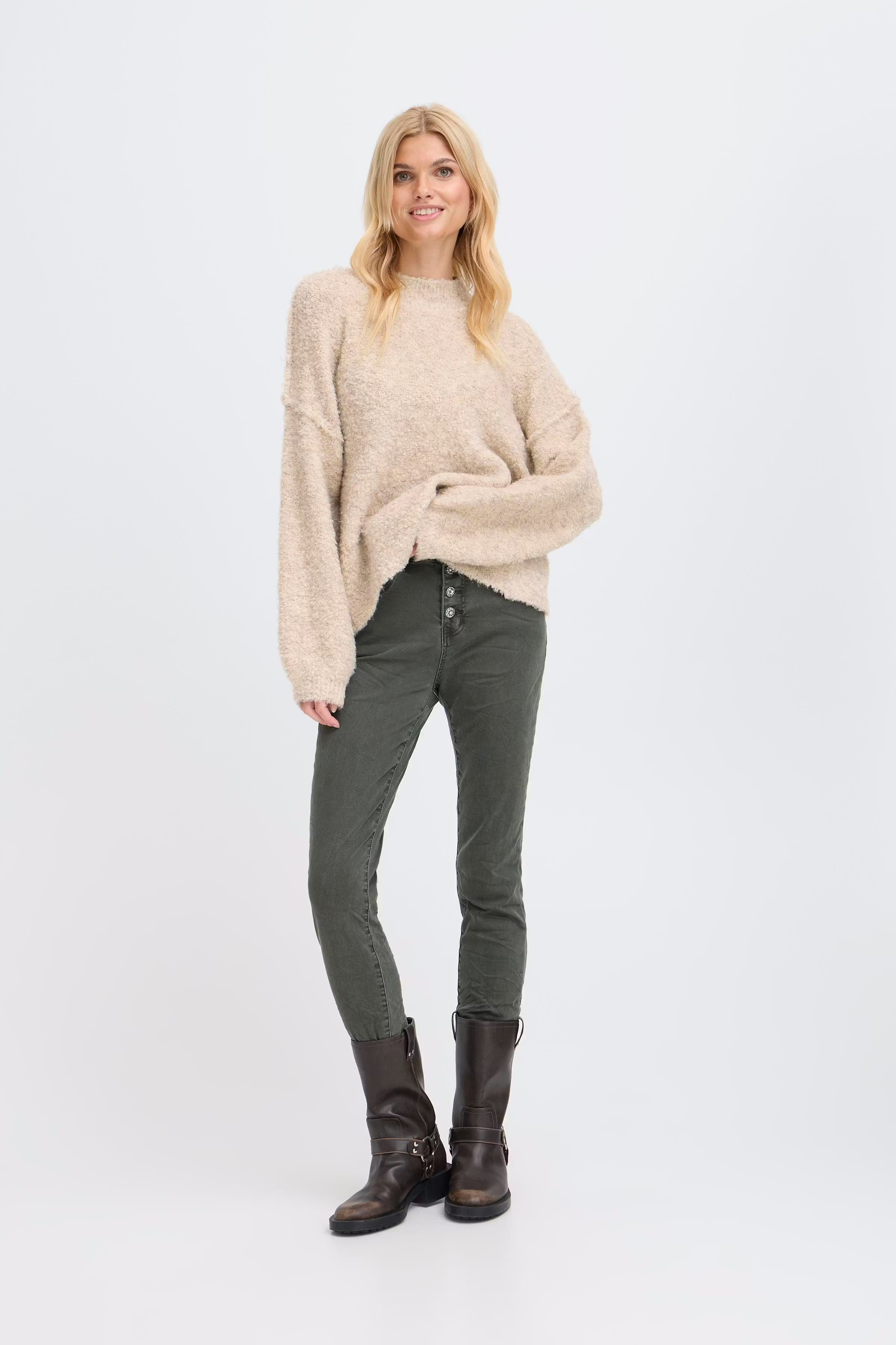 SBCYCLA Pullover LOOKBOOK FRONT 22101078-130907