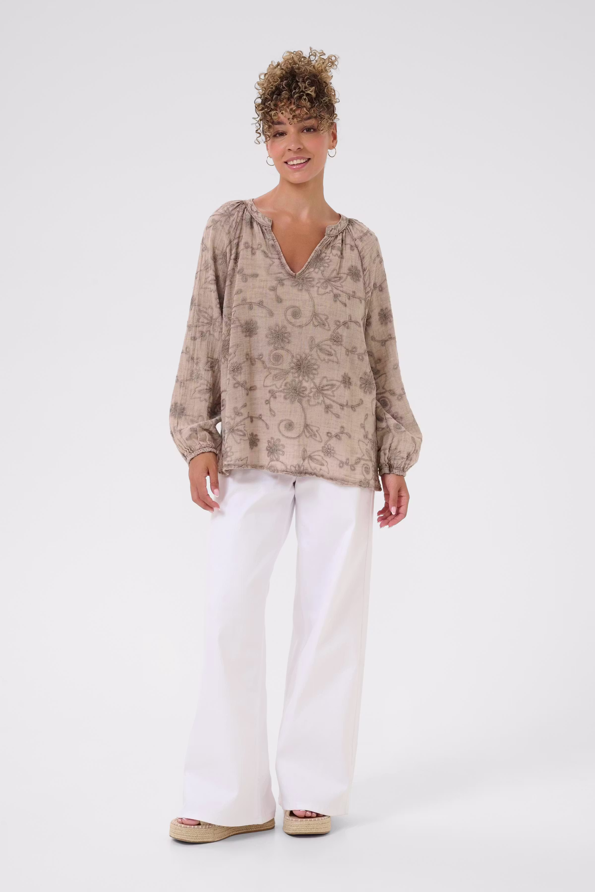 CRGem Blouse LOOKBOOK FRONT 10613121-151305