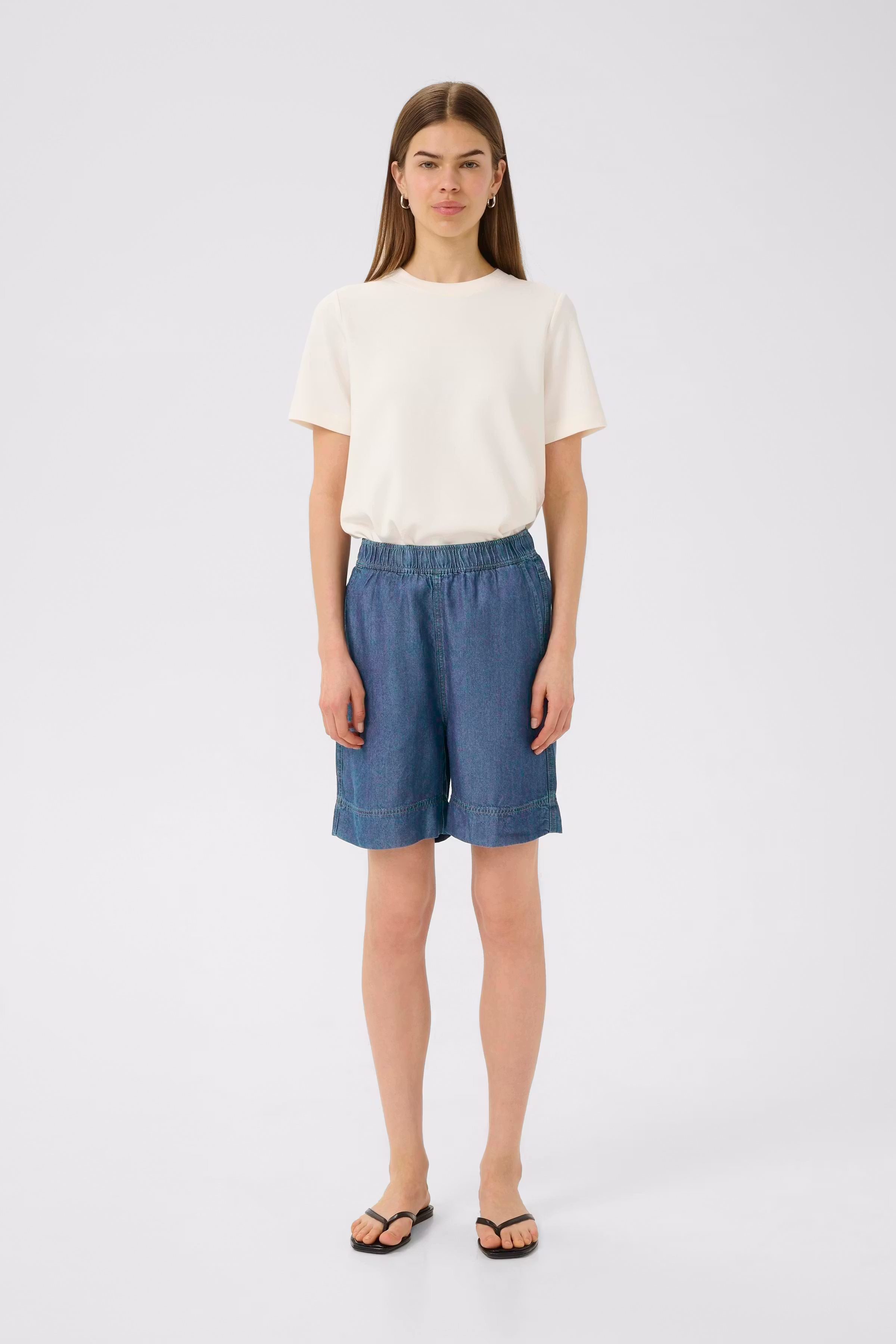 RachelIW Shorts LOOKBOOK FRONT 30110312-301979