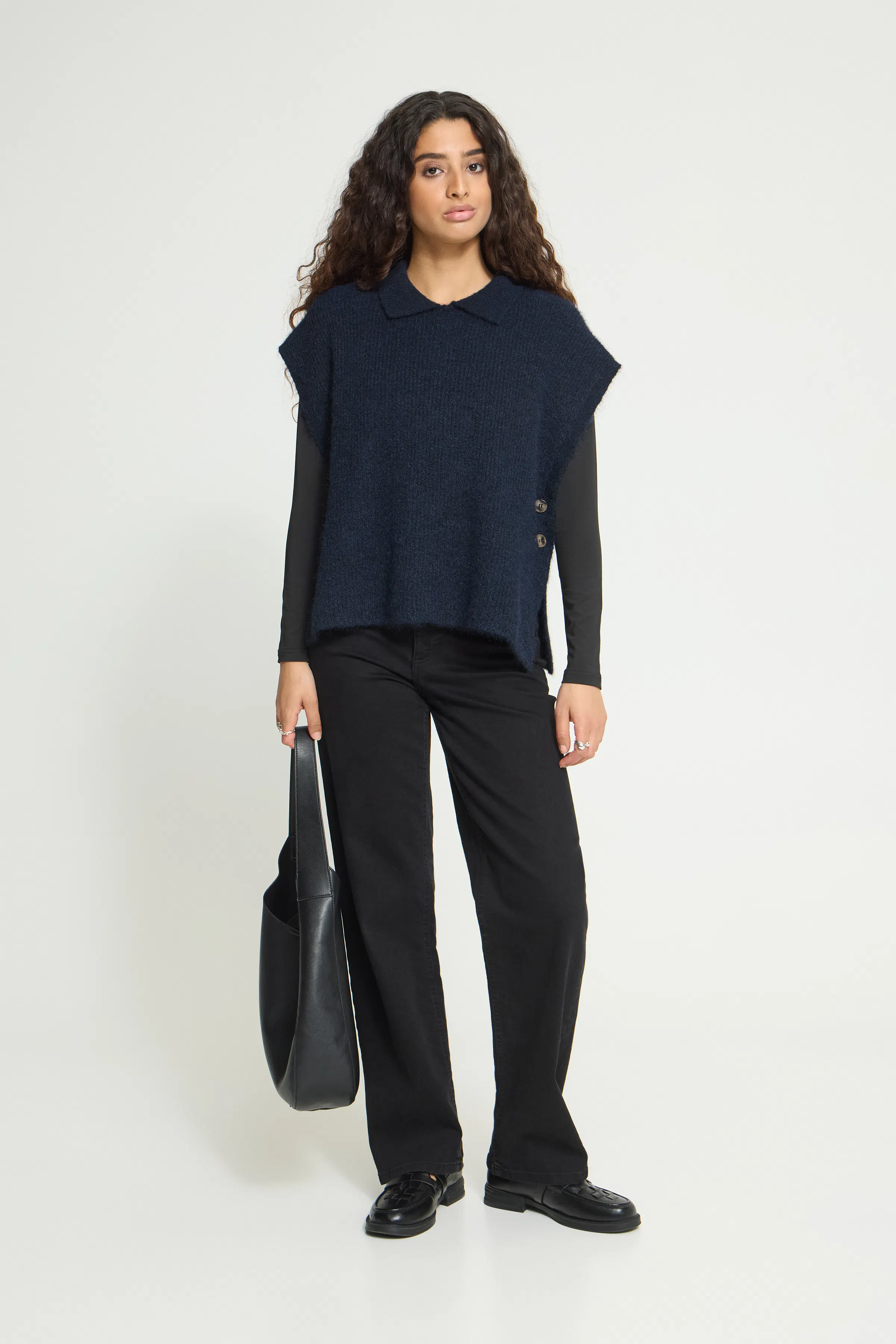 IAYLVA Poncho LOOKBOOK FRONT 20126762-193831