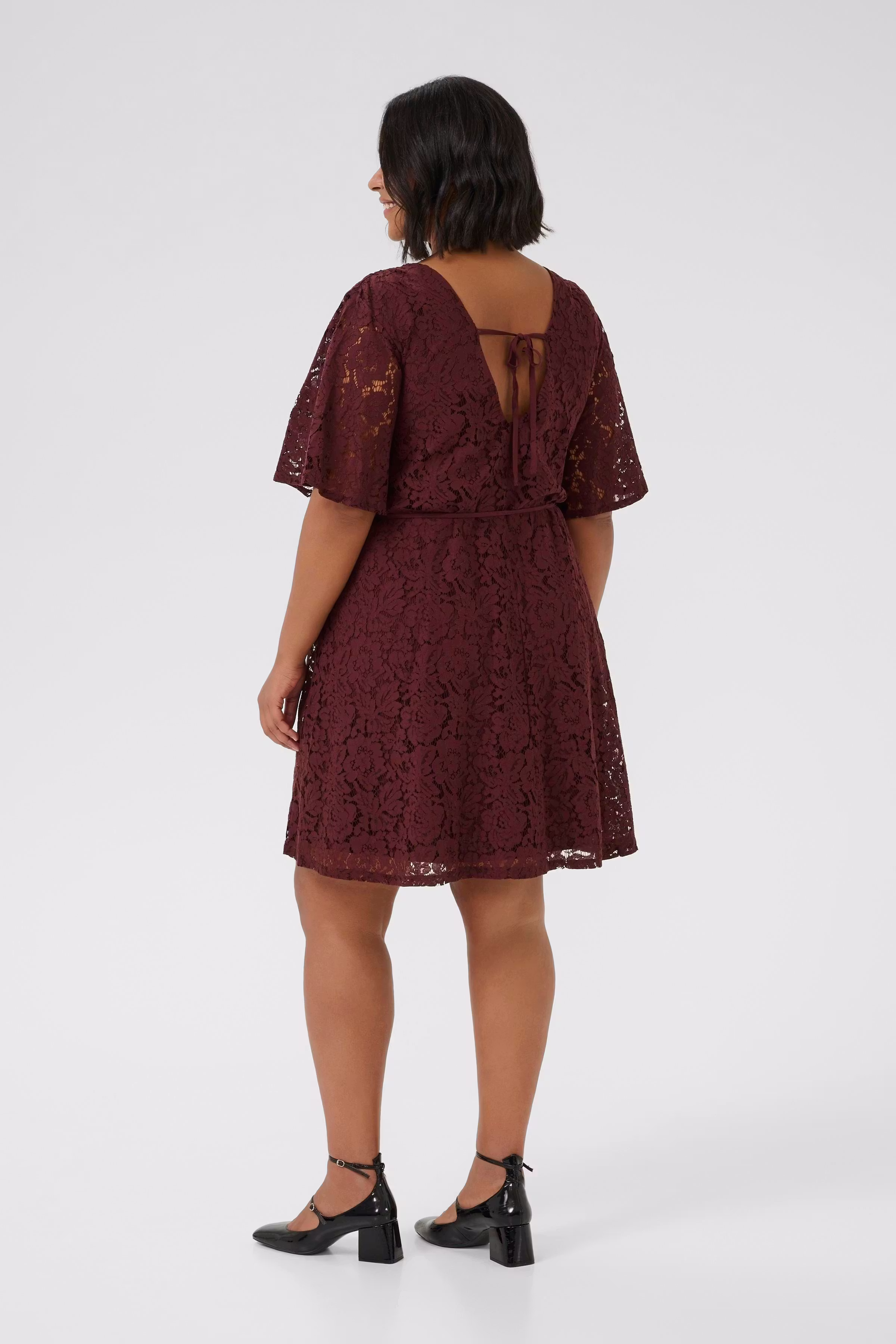 KCnima Kjole LOOKBOOK BACK 10583475-191619