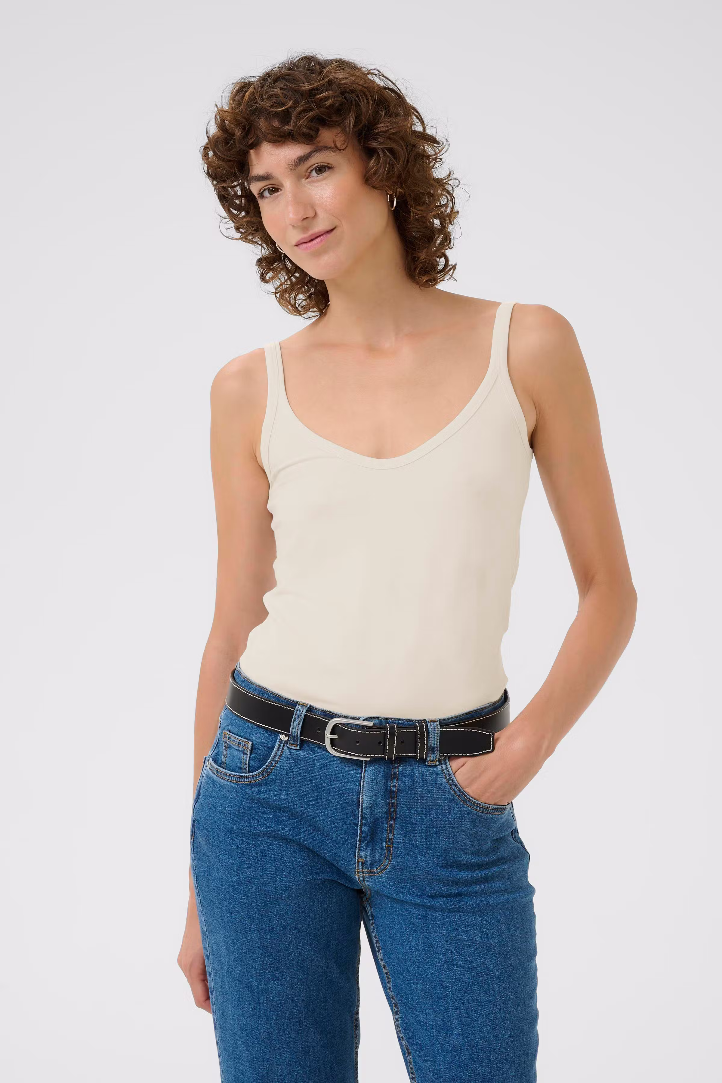 NeliePW Top LOOKBOOK FRONT 30309862-120304