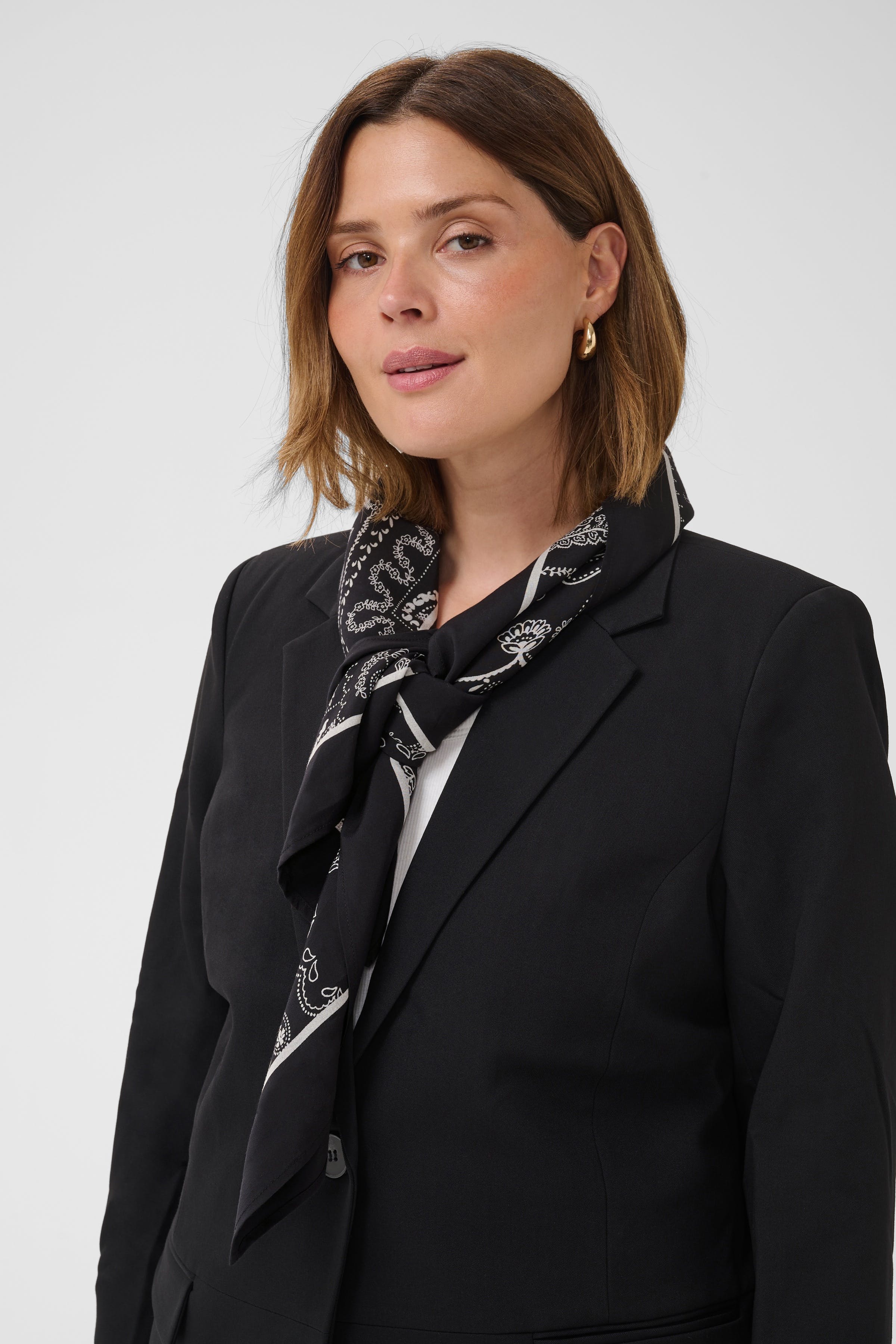 KCgardia Skjerf LOOKBOOK FRONT 10584356-109784