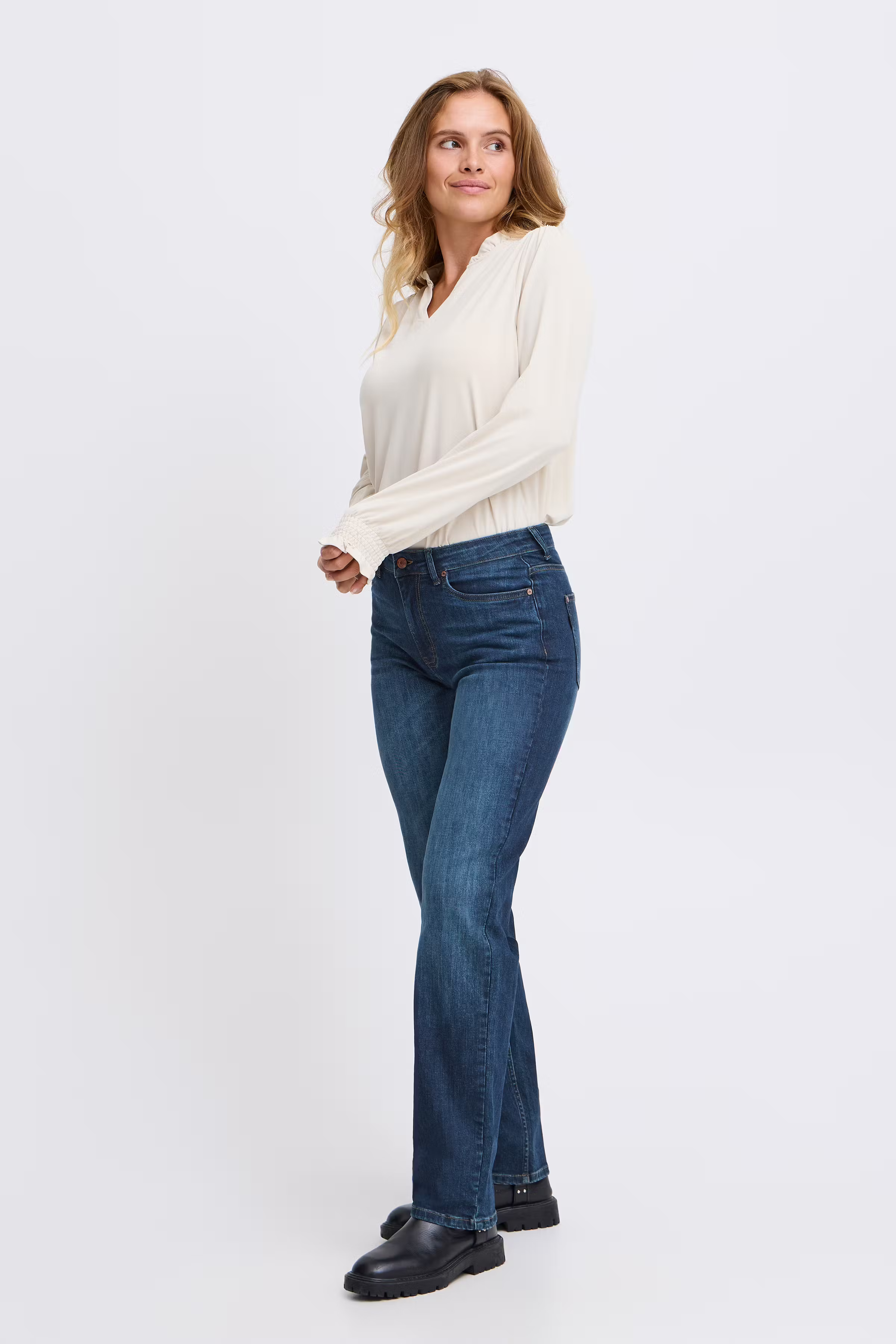 PZJOYY HW Jeans Straight Leg LOOKBOOK FRONT 50208638-200002