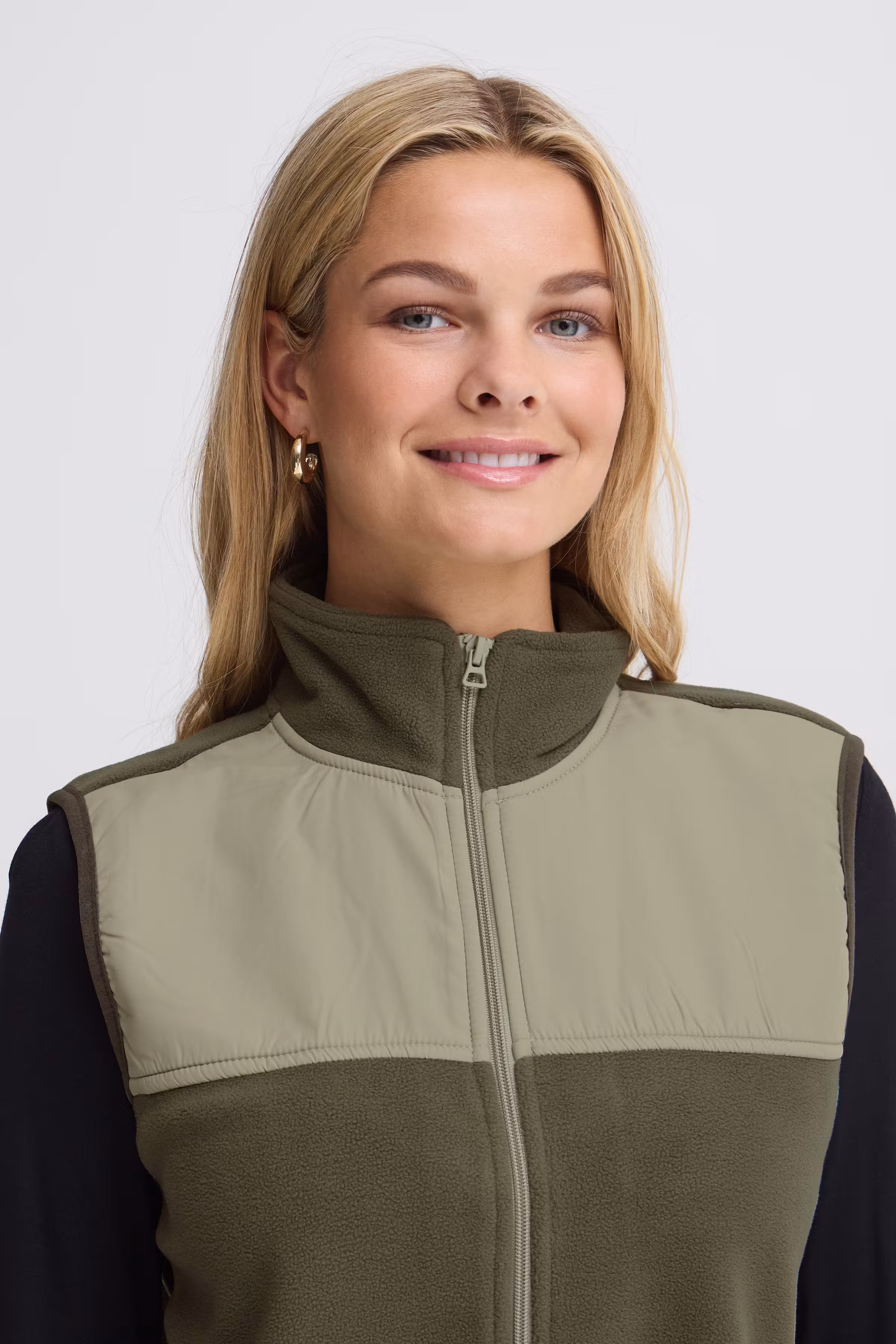 FRFLEA Waistcoat outerwear LOOKBOOK DETAIL 20618216-190511