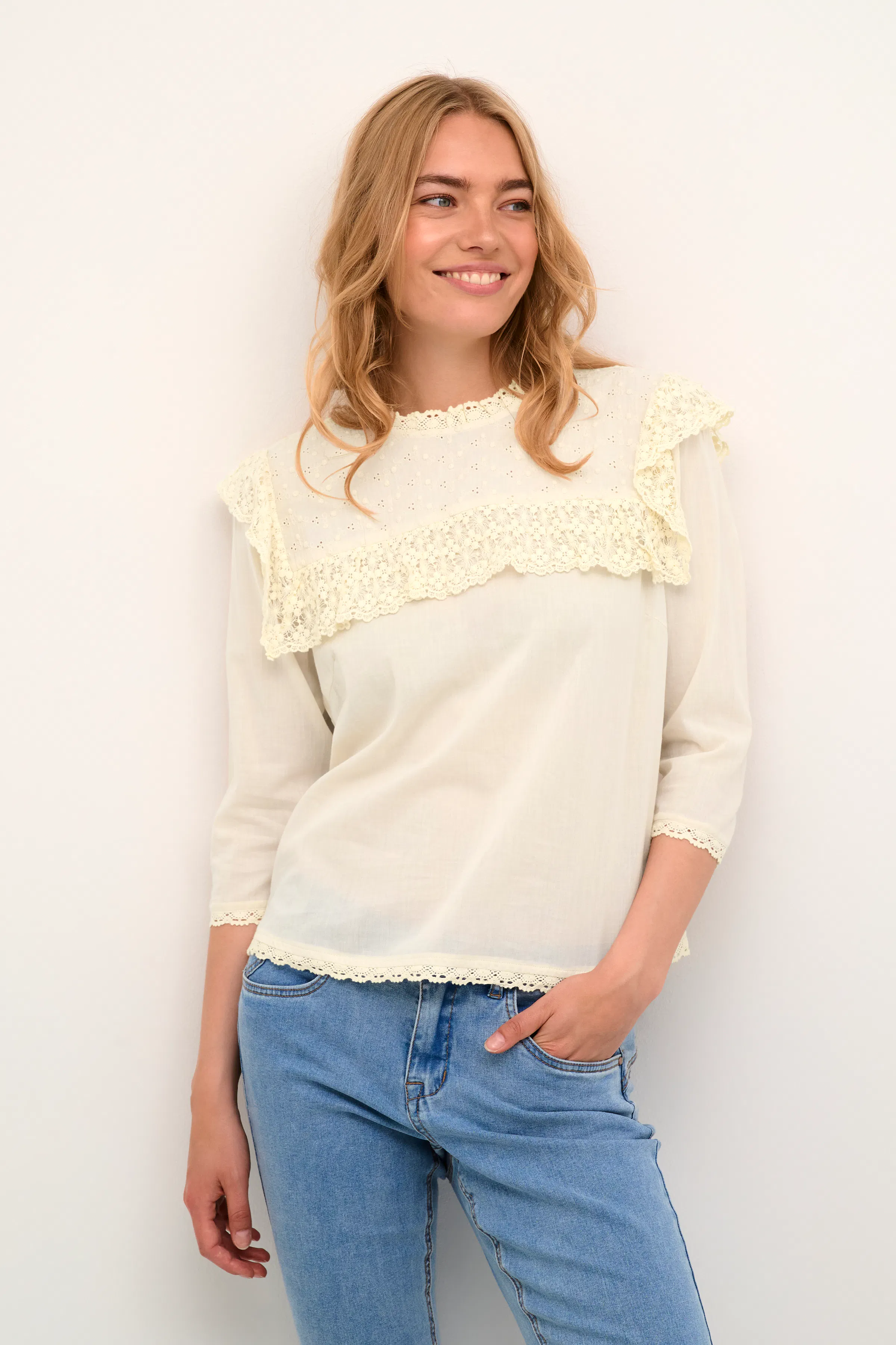 CRBine Blouse LOOKBOOK FRONT 10612191-120908