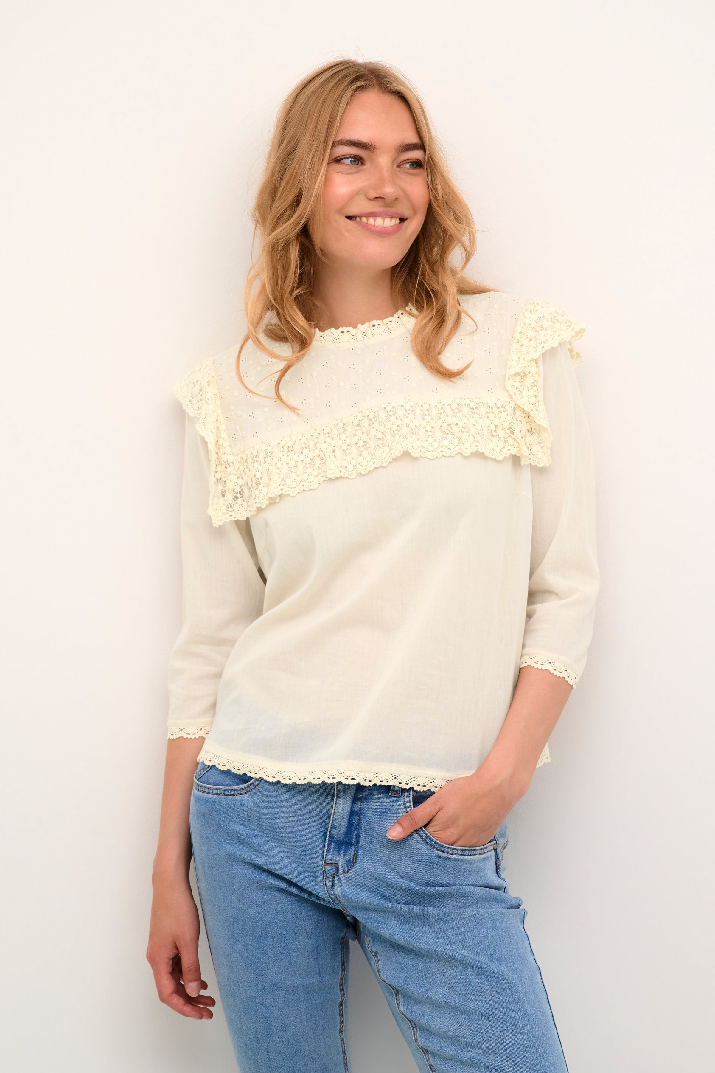 CRBine Blouse LOOKBOOK FRONT 10612191-120908