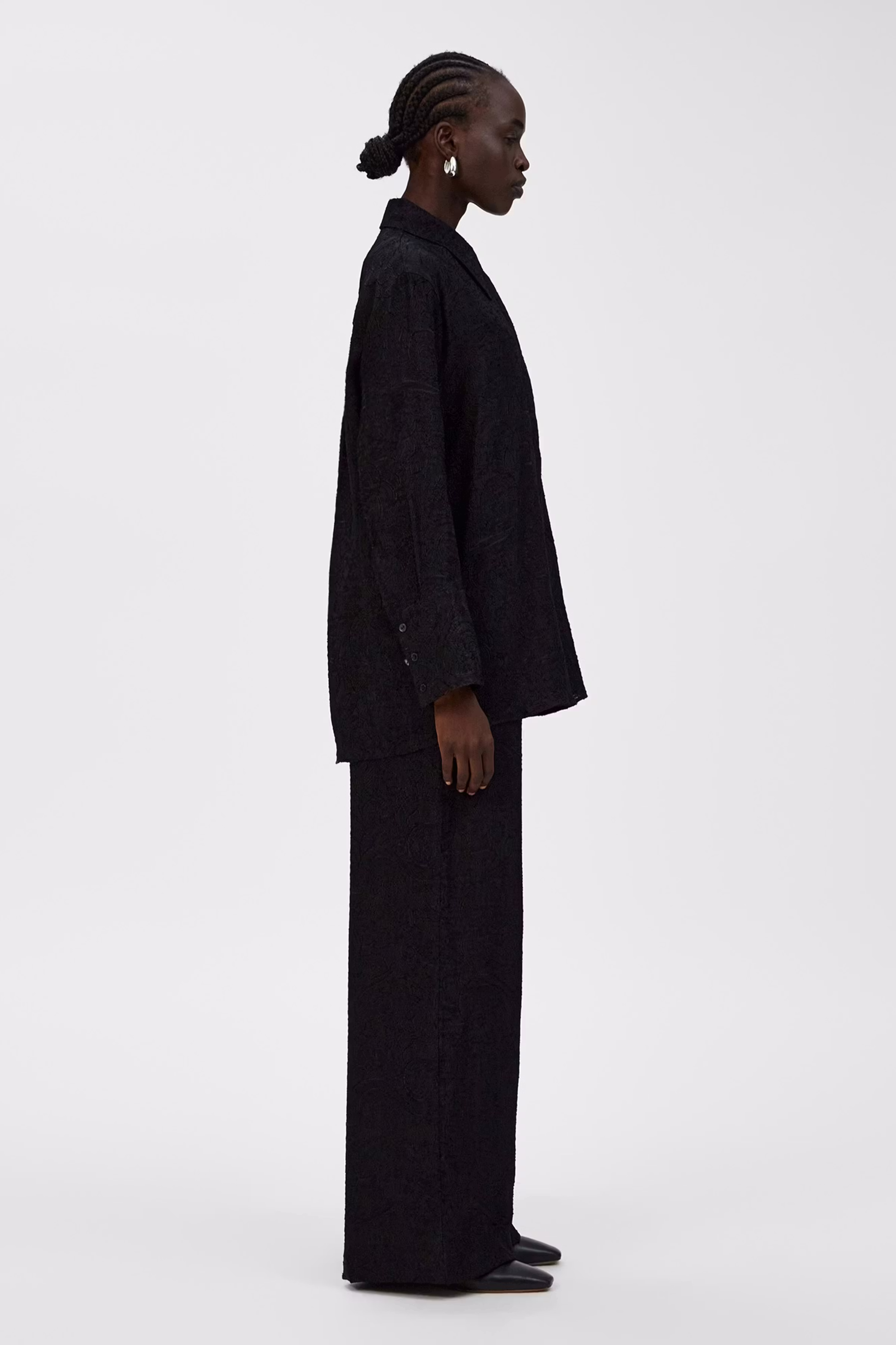 ELVIE Top LOOKBOOK FRONT 30600268-BK999