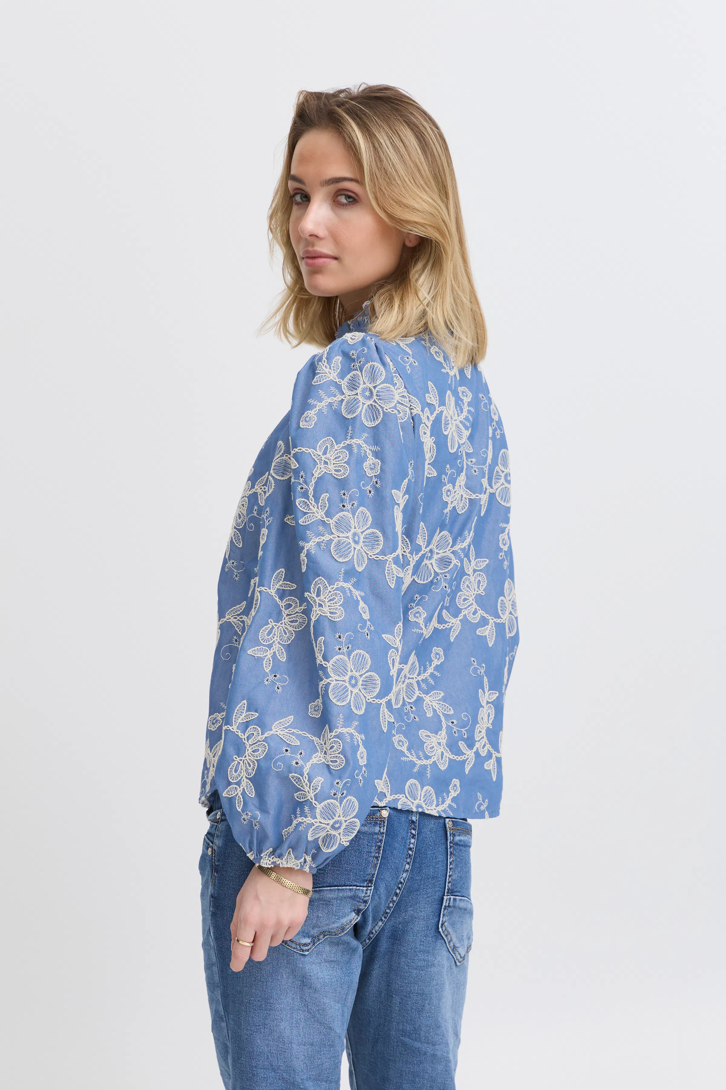 SBGITTA Bluse LOOKBOOK BACK 22100907-203403