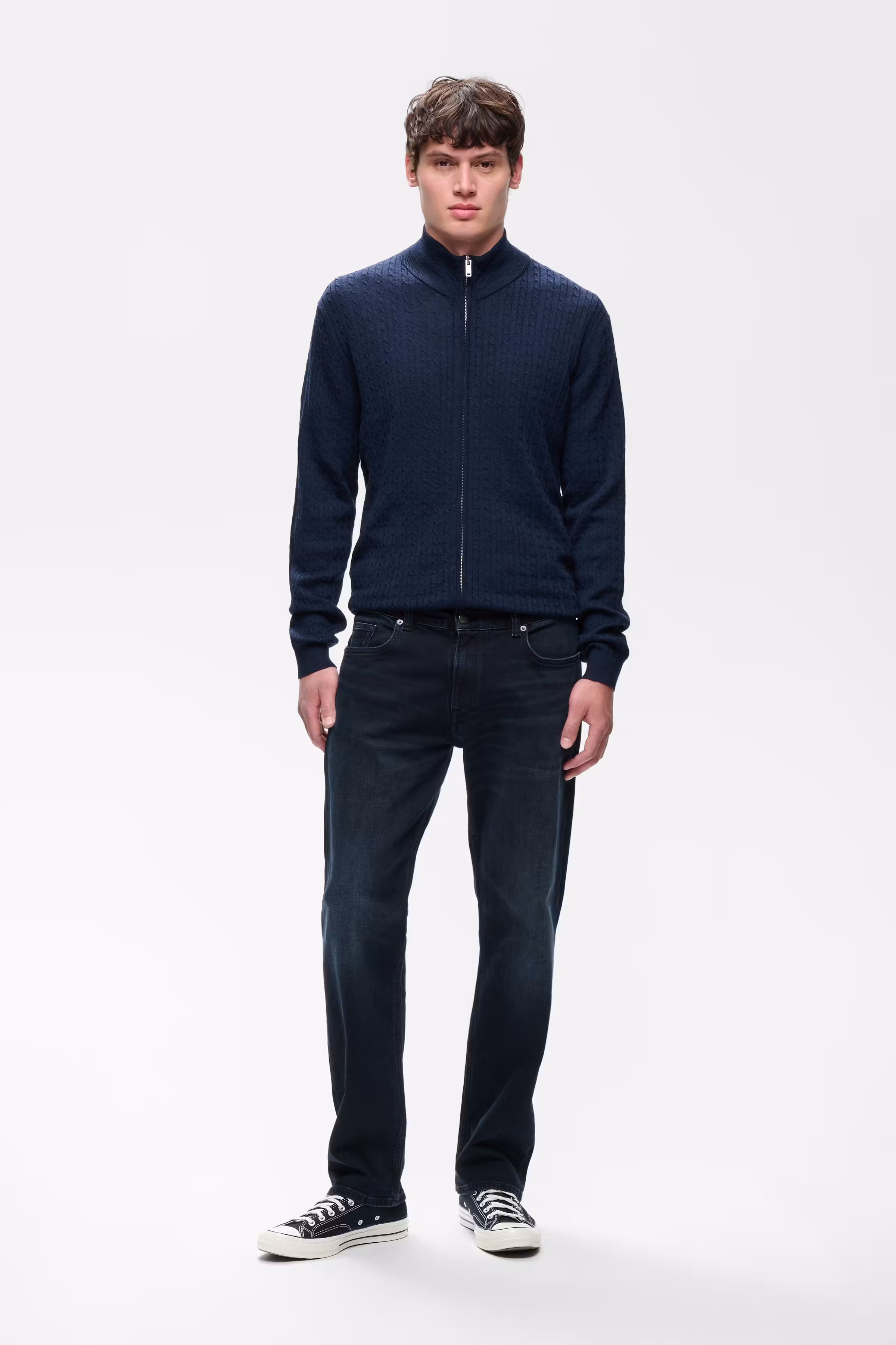 MAMike Hose LOOKBOOK FRONT 30209157-305097