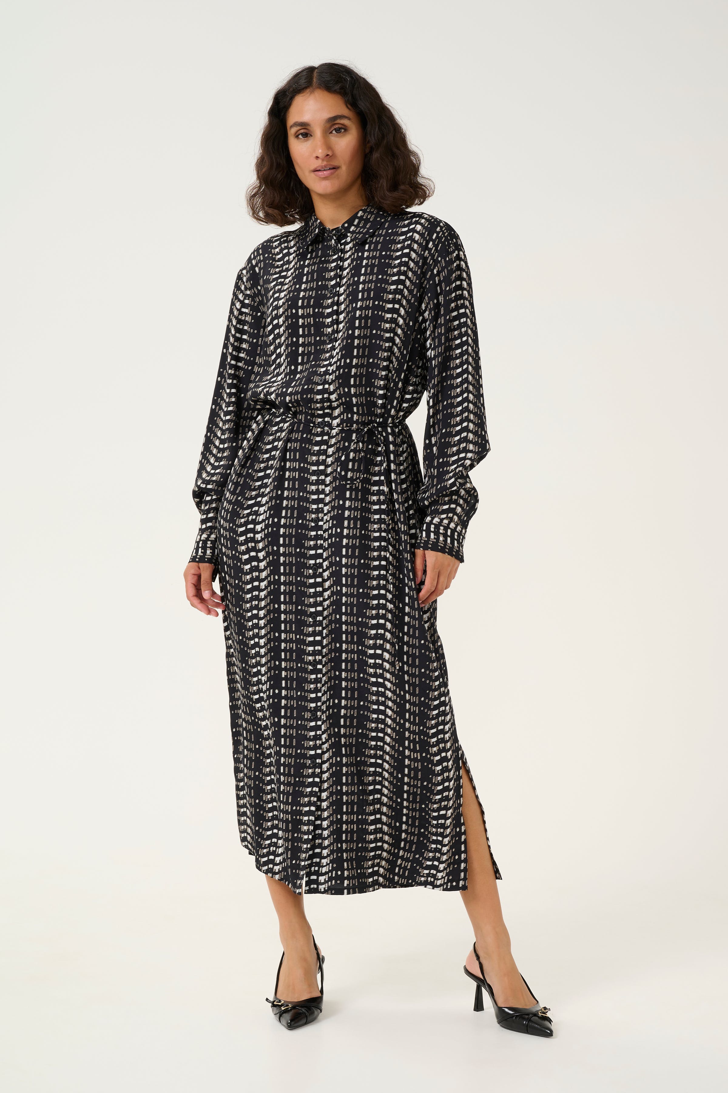 KAalice Dress LOOKBOOK FRONT 10509401-106972