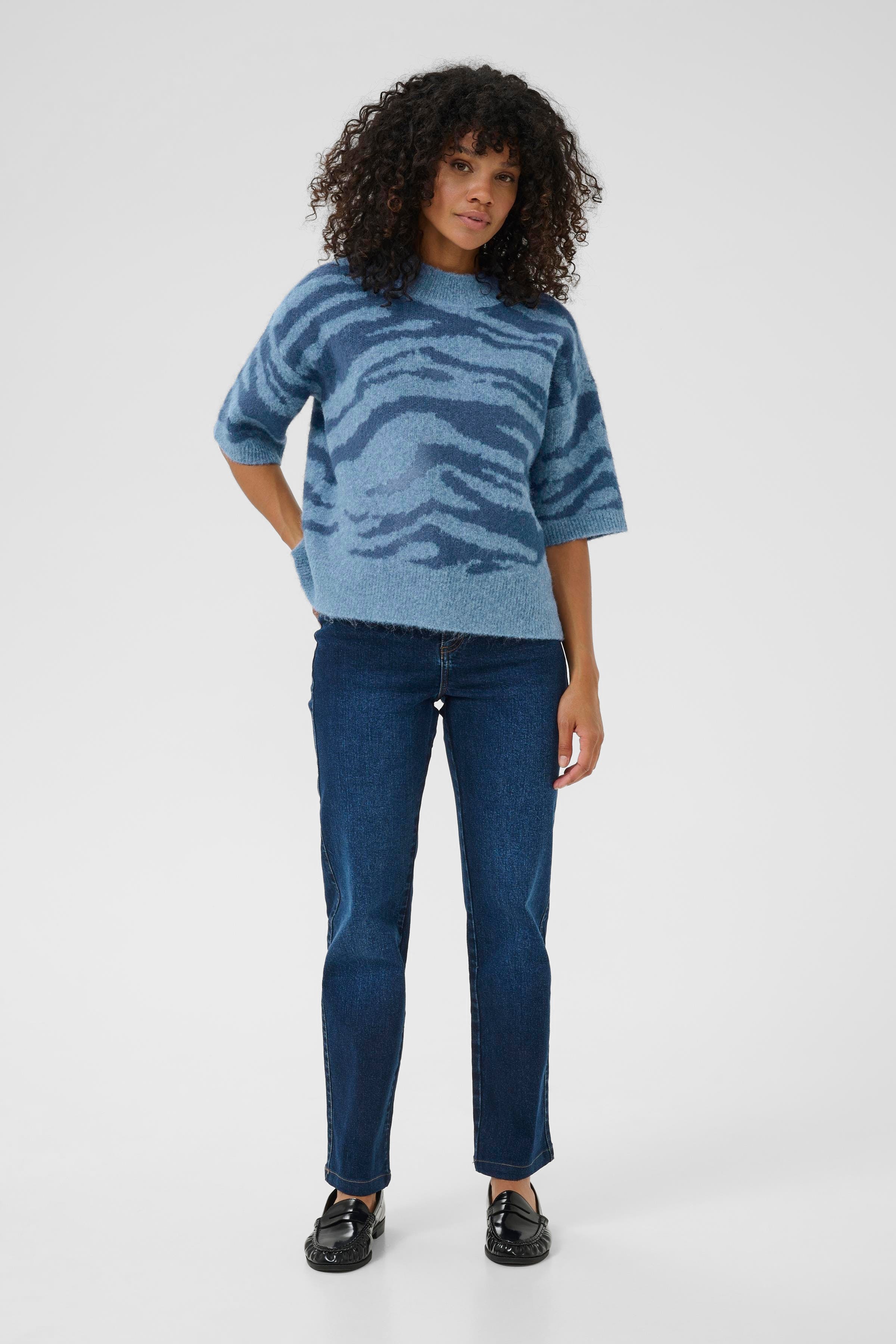 KAsandra Pullover LOOKBOOK FRONT 10510453-108395