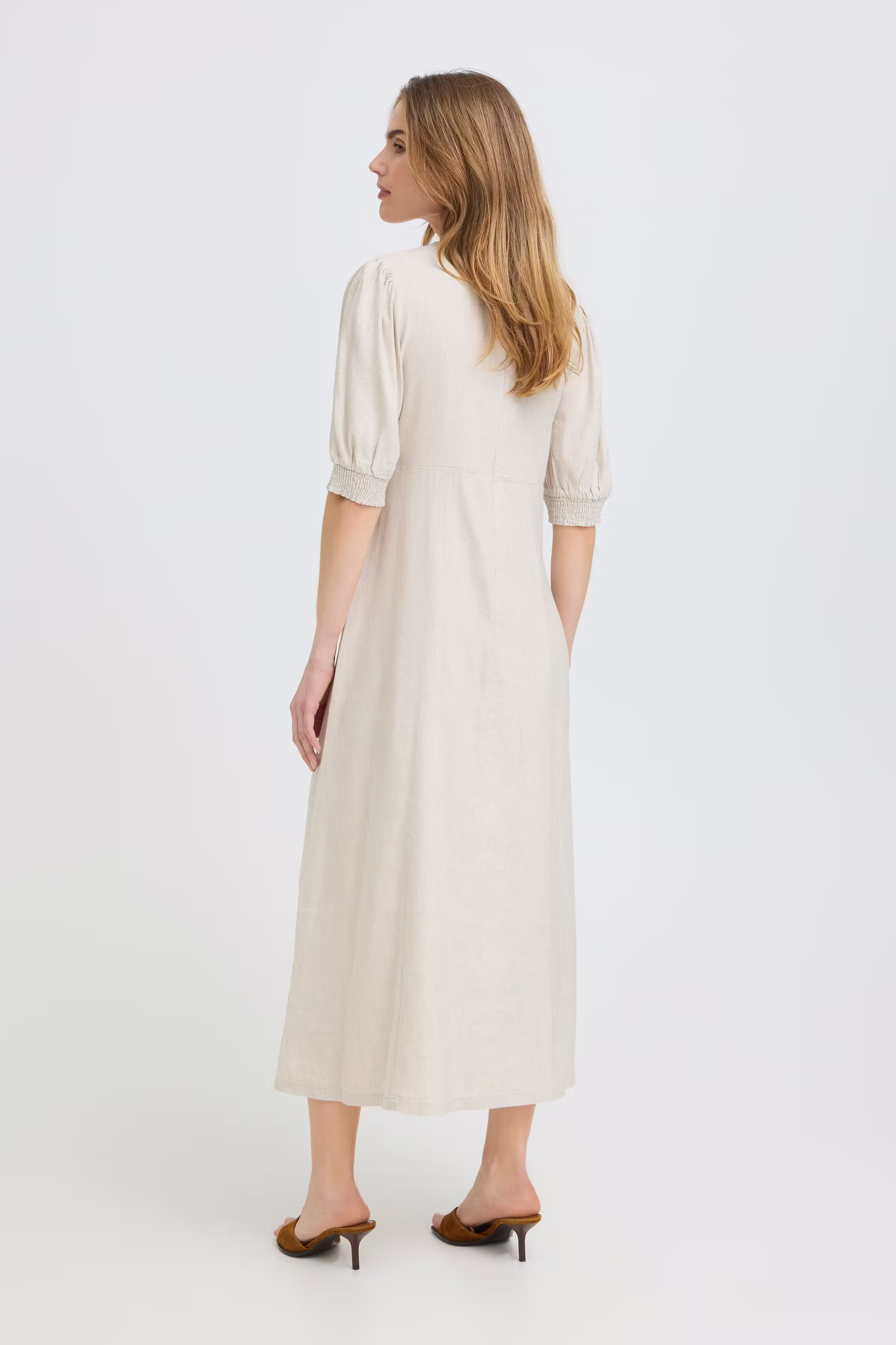 PZLUCA Kjole LOOKBOOK BACK 50210429-1309071